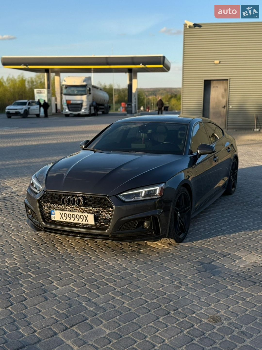 Audi A5 2018 VIN WAUENCF53JA118189 фото оголошення 2 з 37
