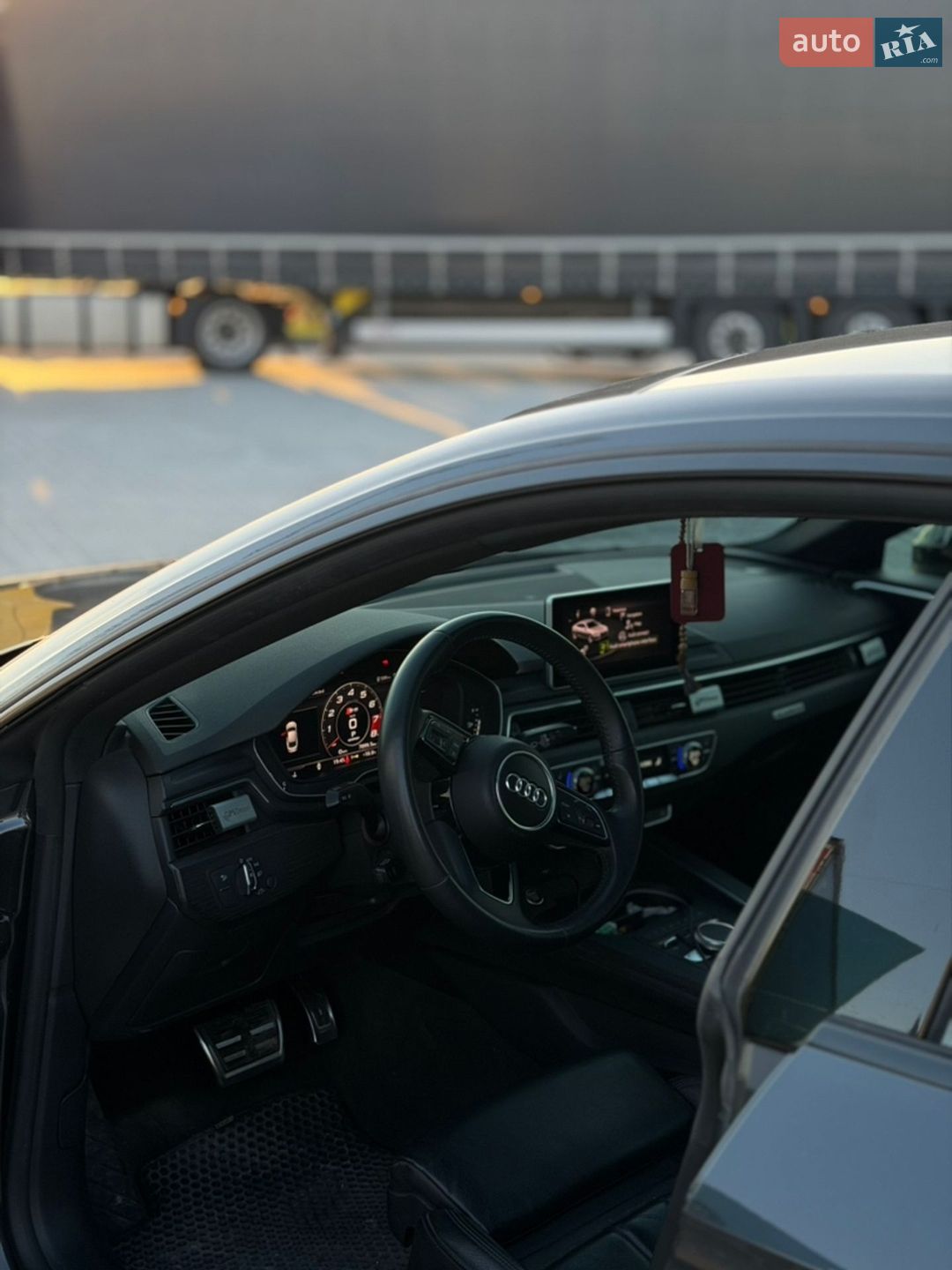 Audi A5 2018 VIN WAUENCF53JA118189 фото оголошення 14 з 37