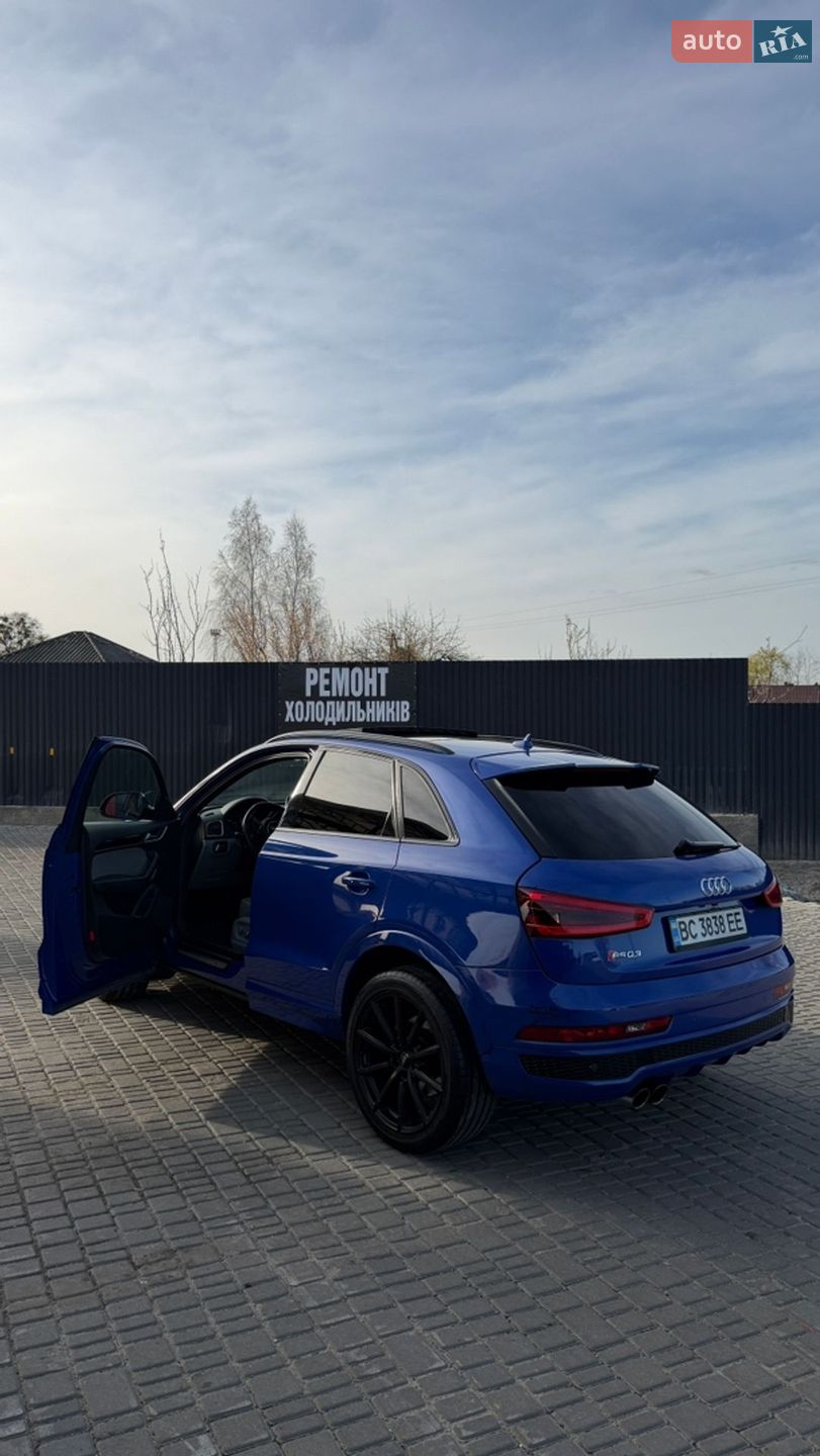 Audi Q3 2018 VIN WA1HCCFS0JR030594 фото оголошення 2 з 33