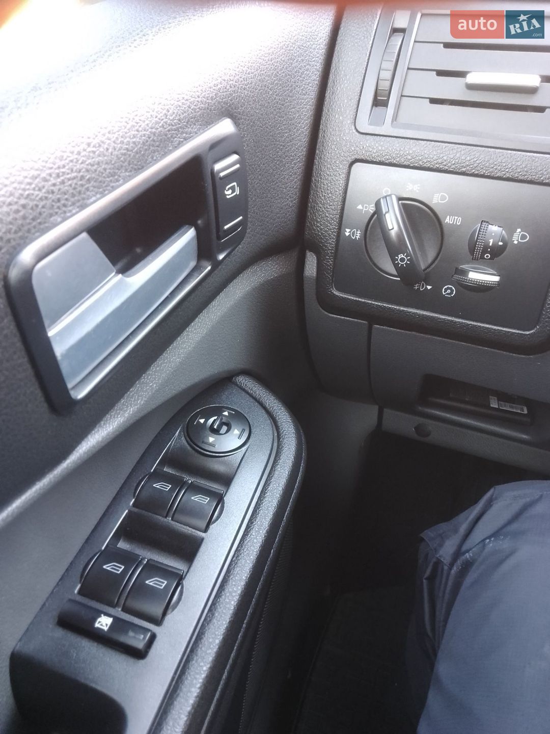 Ford Focus C-Max 2004 VIN WF0MXXGCDM4K04771 фото оголошення 15 з 53