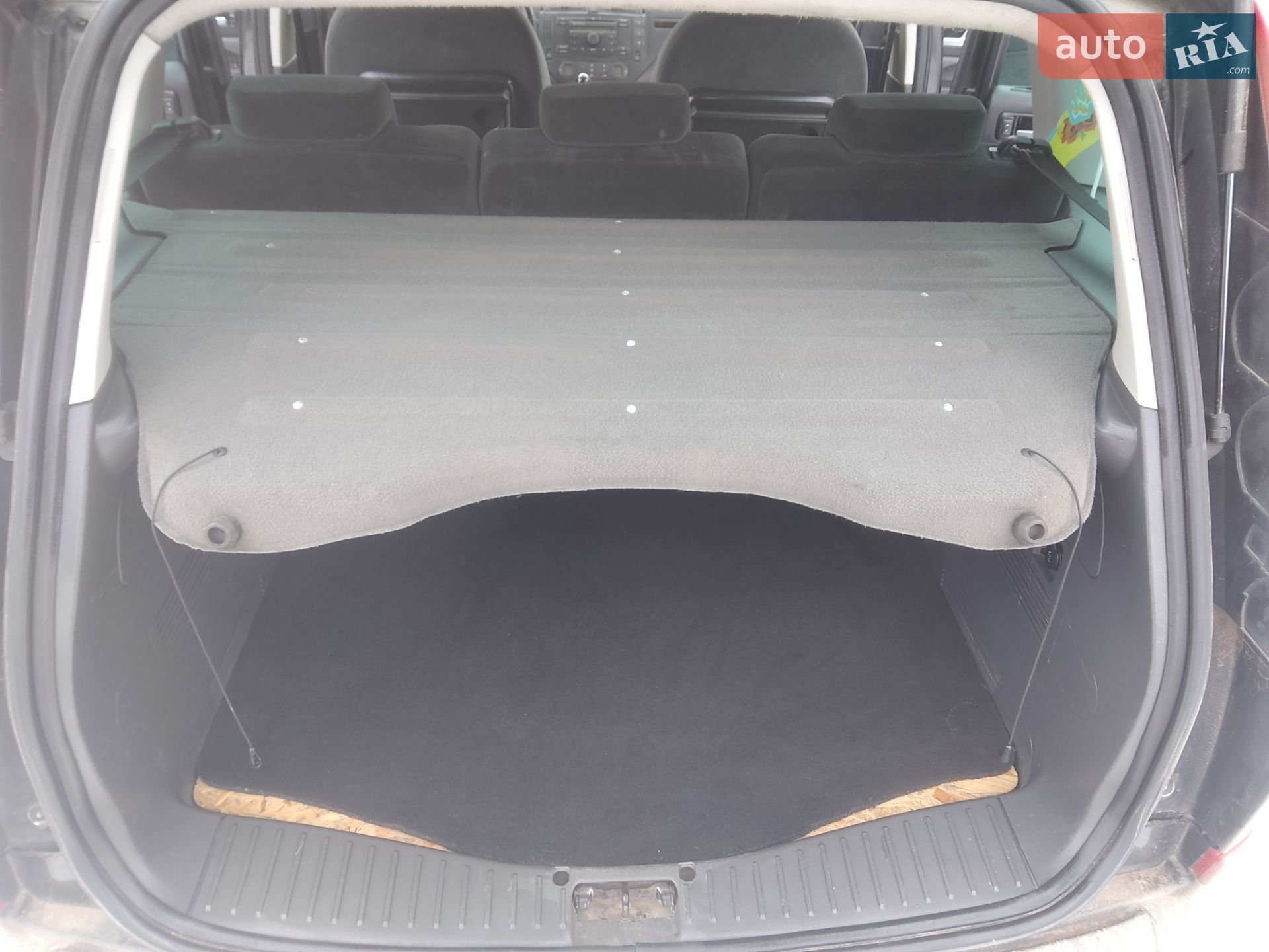 Ford Focus C-Max 2004 VIN WF0MXXGCDM4K04771 фото оголошення 31 з 53