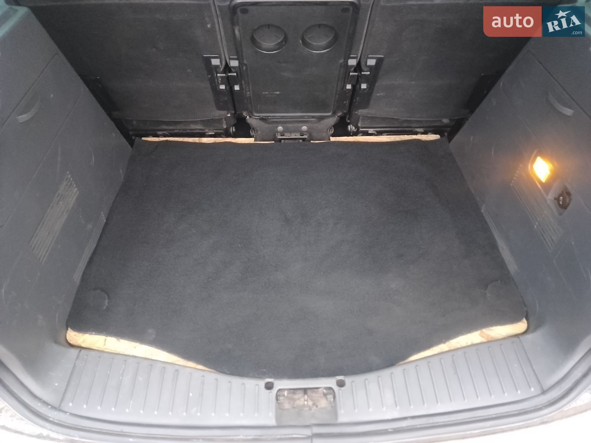 Ford Focus C-Max 2004 VIN WF0MXXGCDM4K04771 фото оголошення 34 з 53