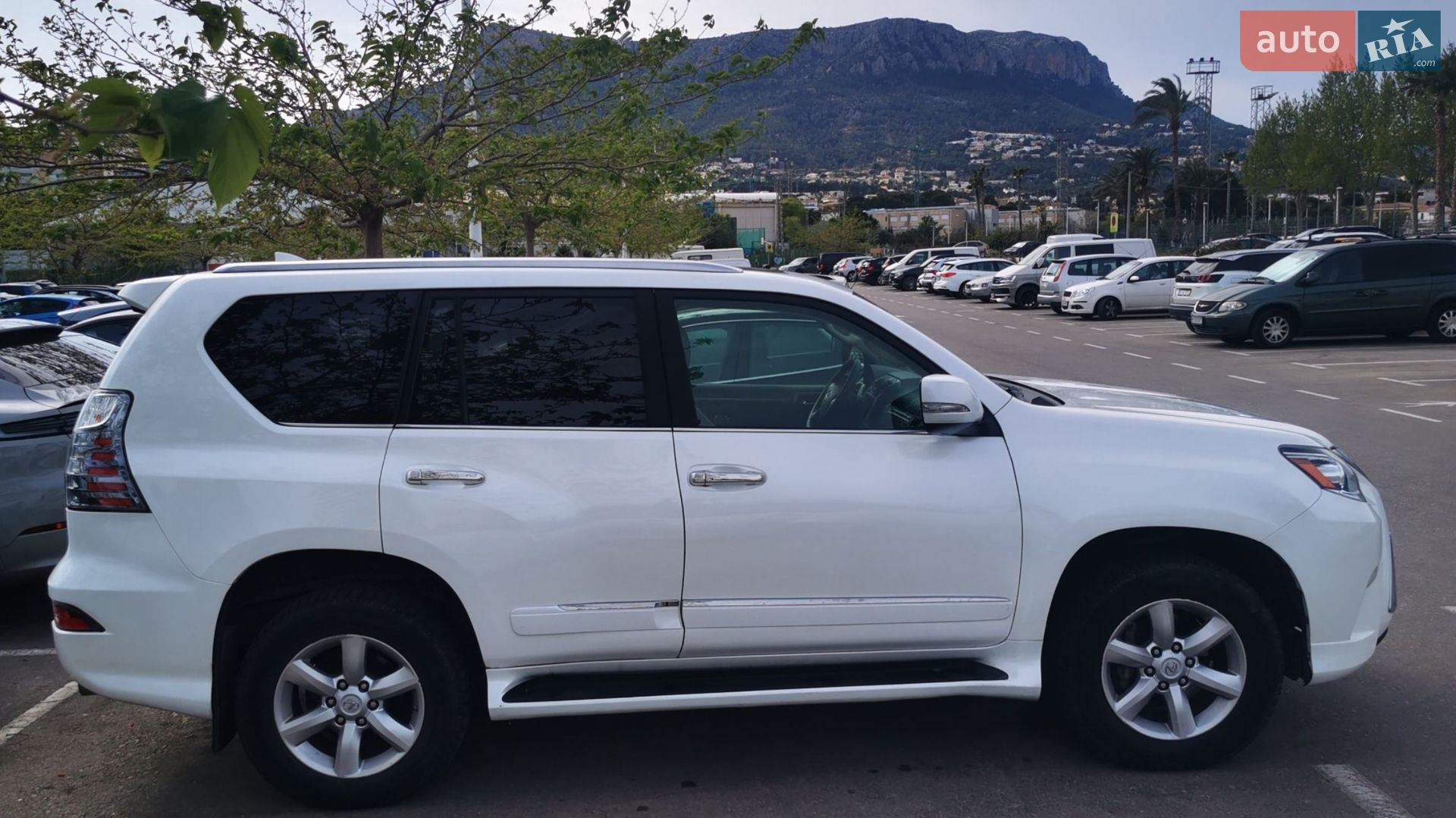 Lexus GX 2016 VIN JTJBM7FX5G5145443 фото оголошення 3 з 18