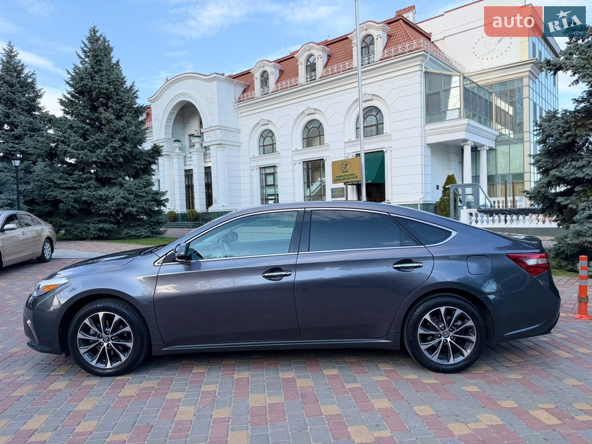 Toyota Avalon 2016 VIN 4T1BK1EB1GU224055 фото оголошення 4 з 13