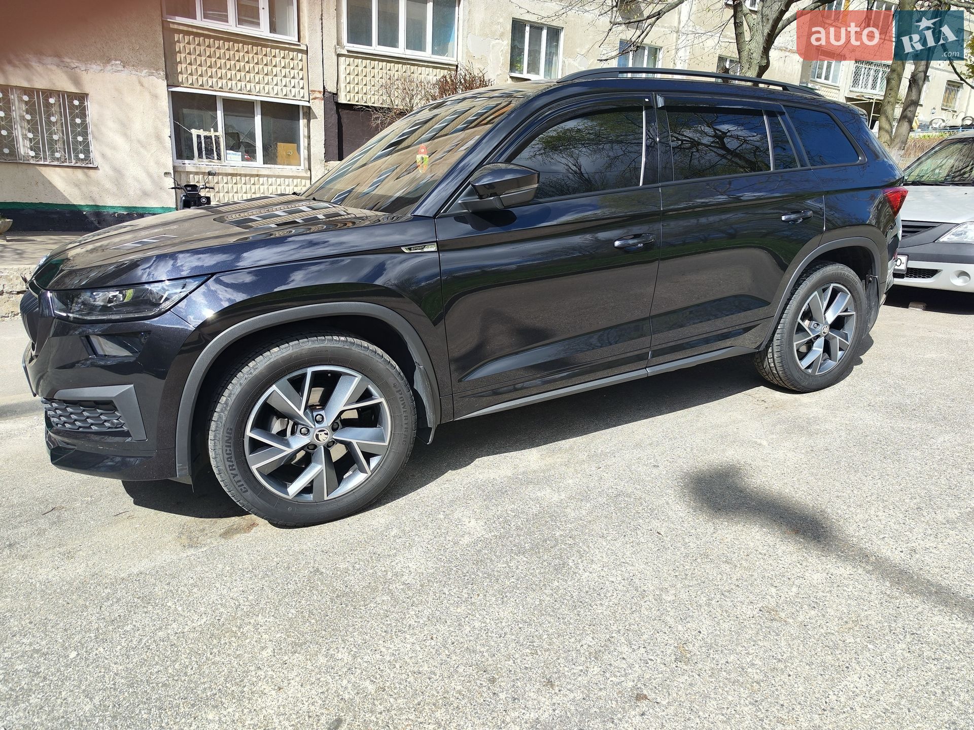 Skoda Kodiaq 2023 VIN TMBLJ7NS0PB401124 фото оголошення 2 з 11