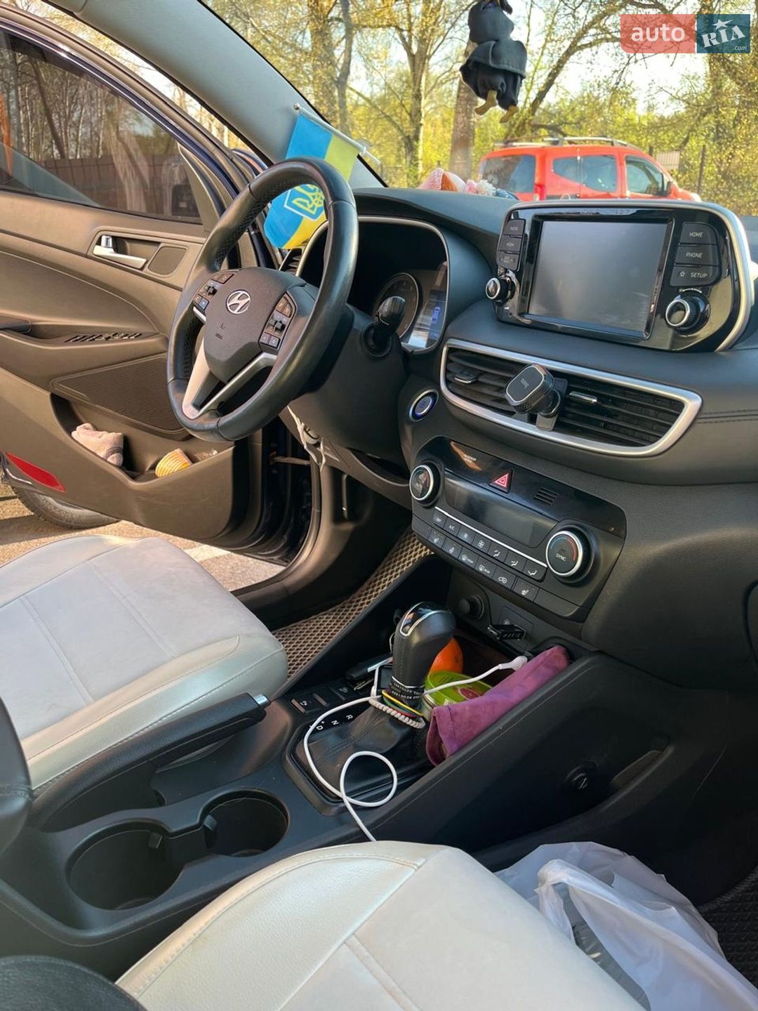 Hyundai Tucson 2019 VIN TMAJ3813DKJ859539 фото оголошення 12 з 15