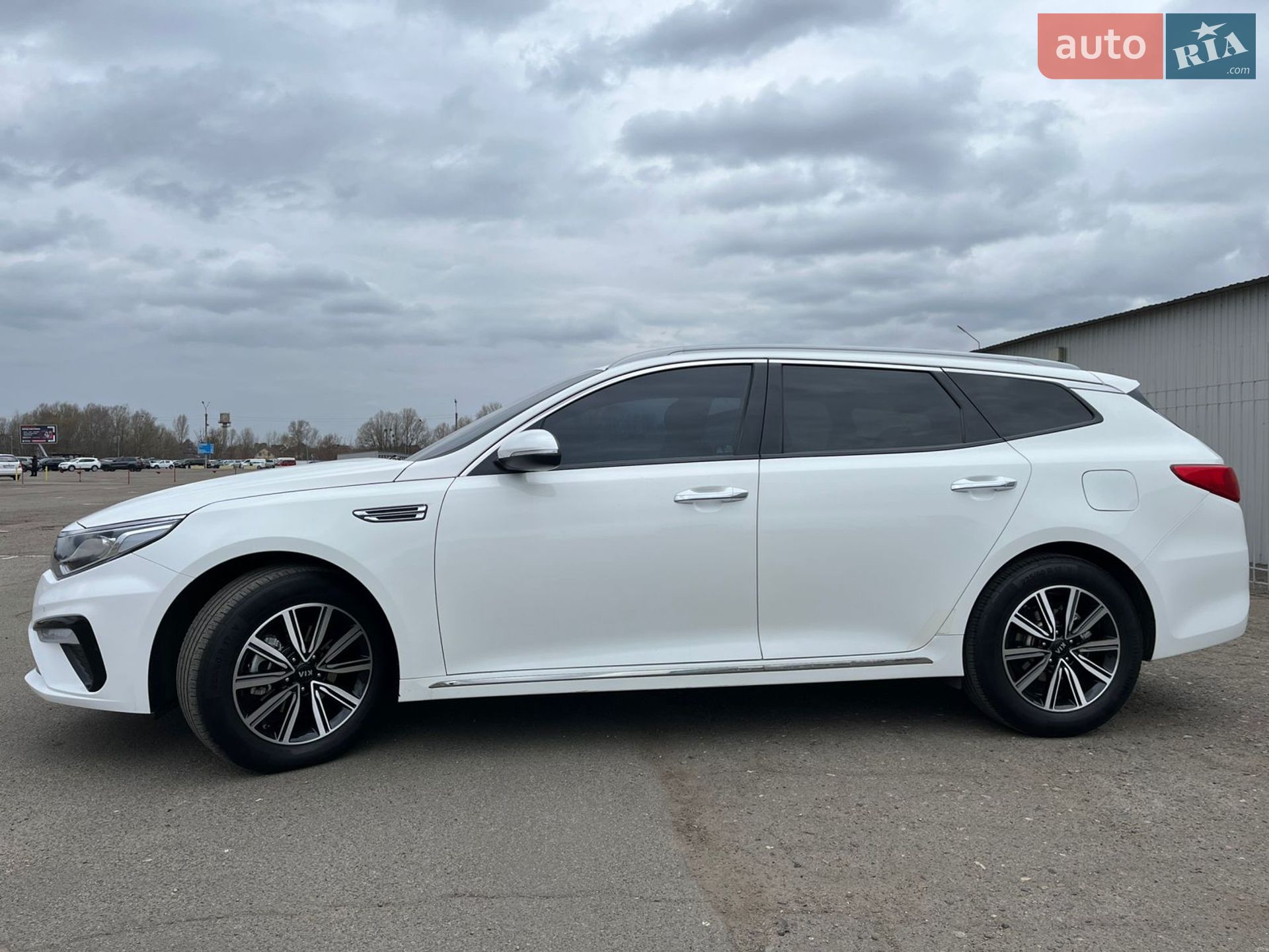 Kia Optima 2019 VIN KNAGU819GL5384113 фото оголошення 2 з 10
