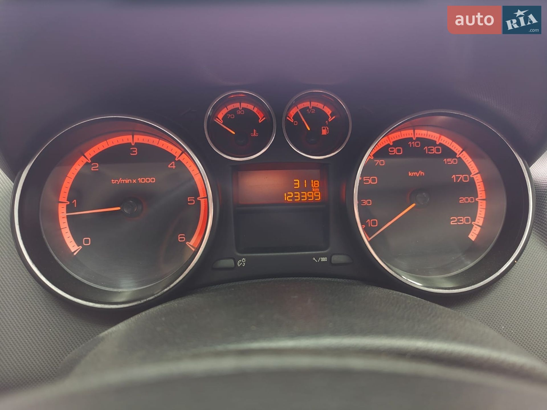 Peugeot 308 2011 VIN VF34E9HXCBS015872 фото оголошення 5 з 12