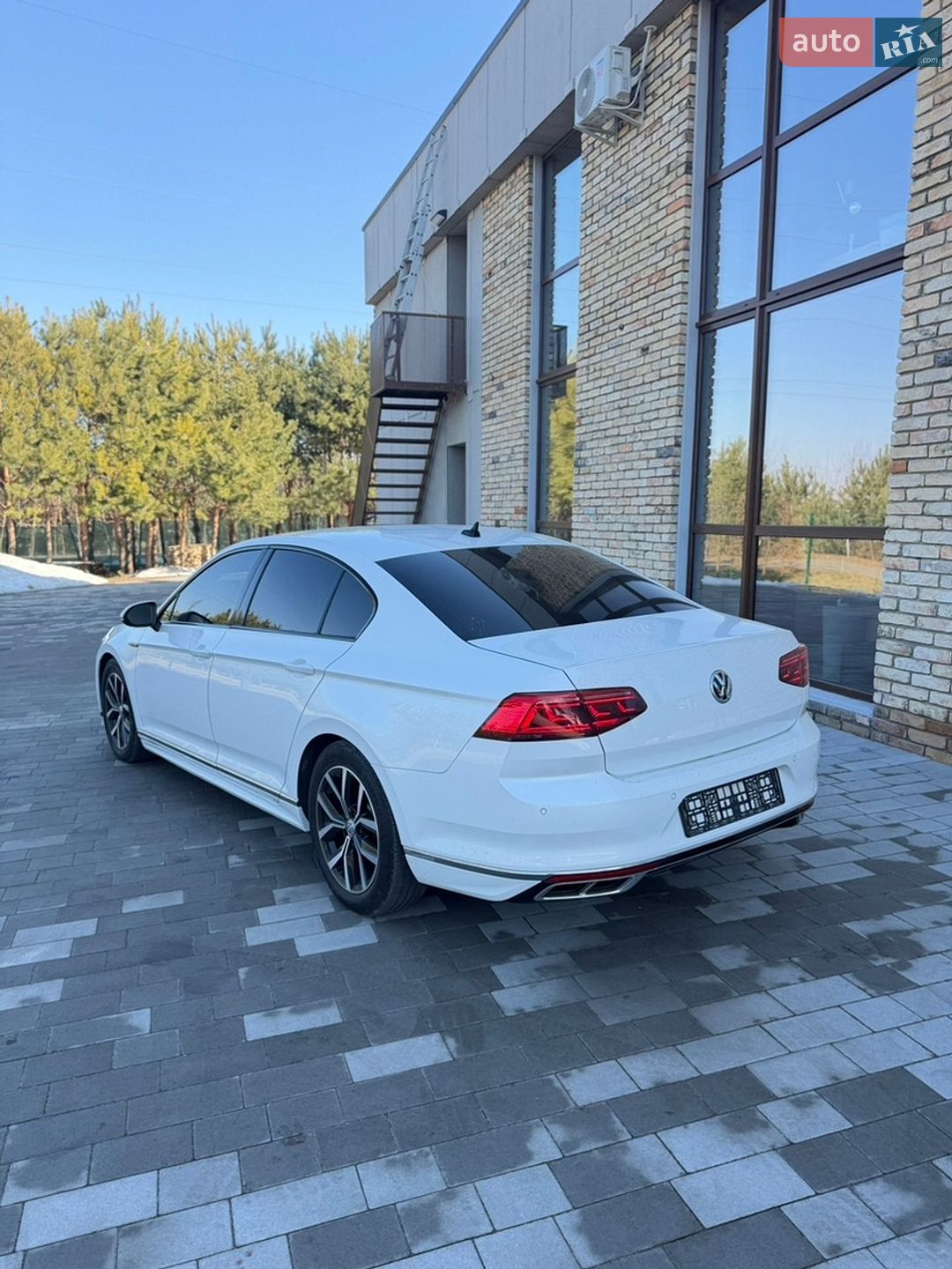 Volkswagen Passat 2019 VIN WVWZZZ3CZLE049017 фото оголошення 9 з 18