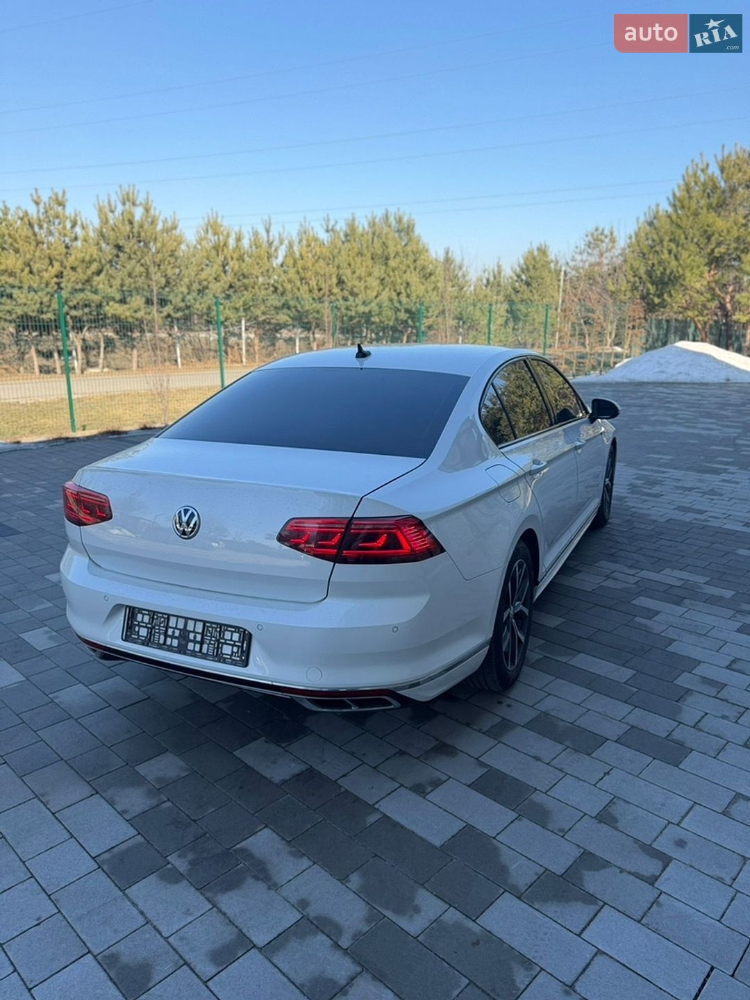 Volkswagen Passat 2019 VIN WVWZZZ3CZLE049017 фото оголошення 10 з 18