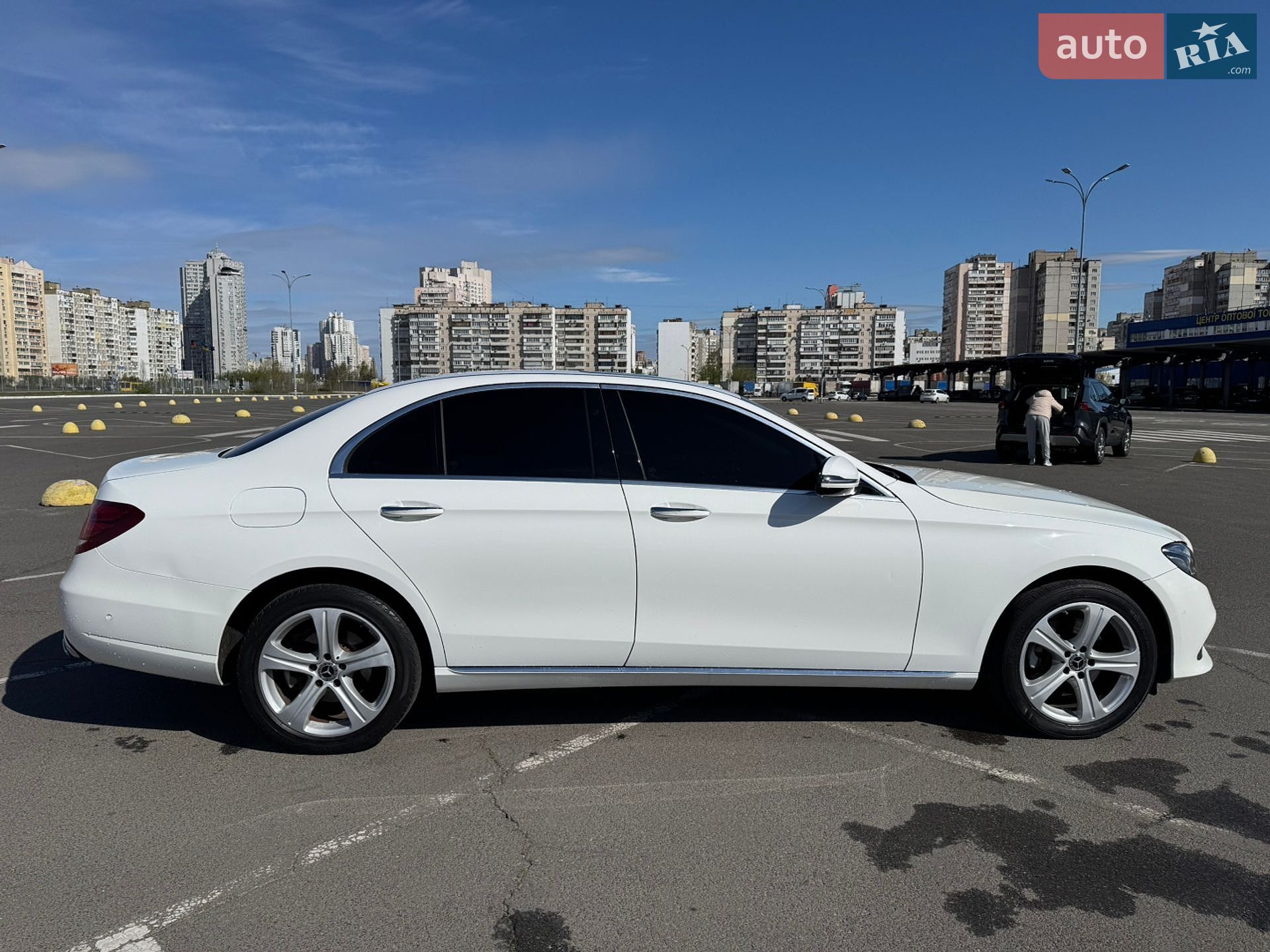 Mercedes-Benz E-Class 2017 VIN WDDZF0FB3HA270270 фото оголошення 2 з 19