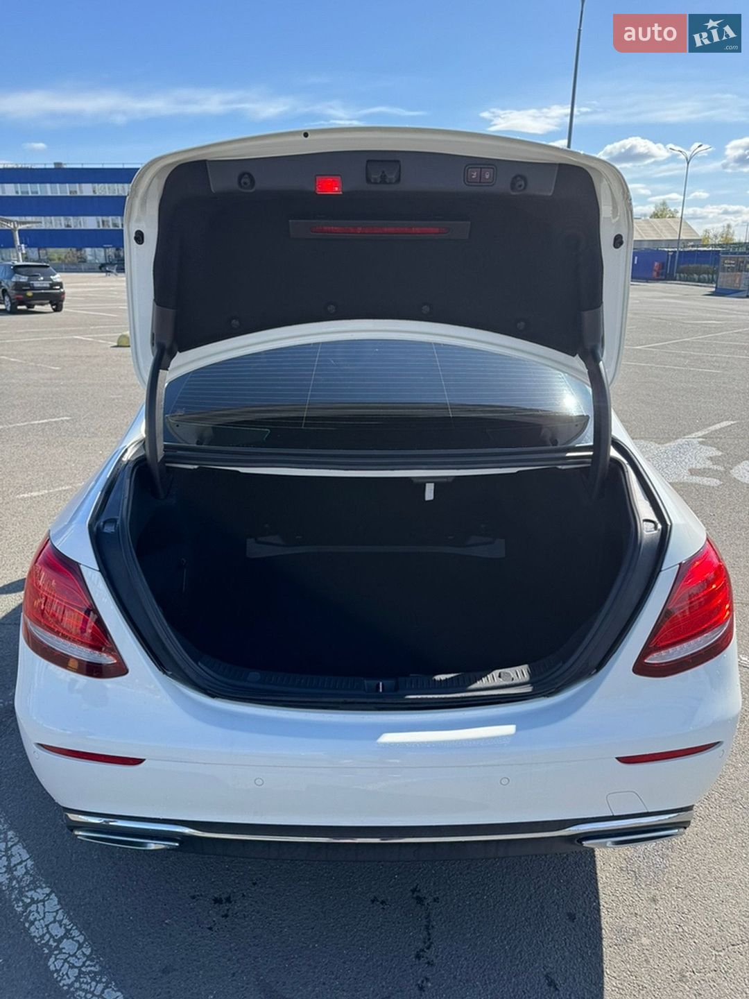 Mercedes-Benz E-Class 2017 VIN WDDZF0FB3HA270270 фото оголошення 8 з 19
