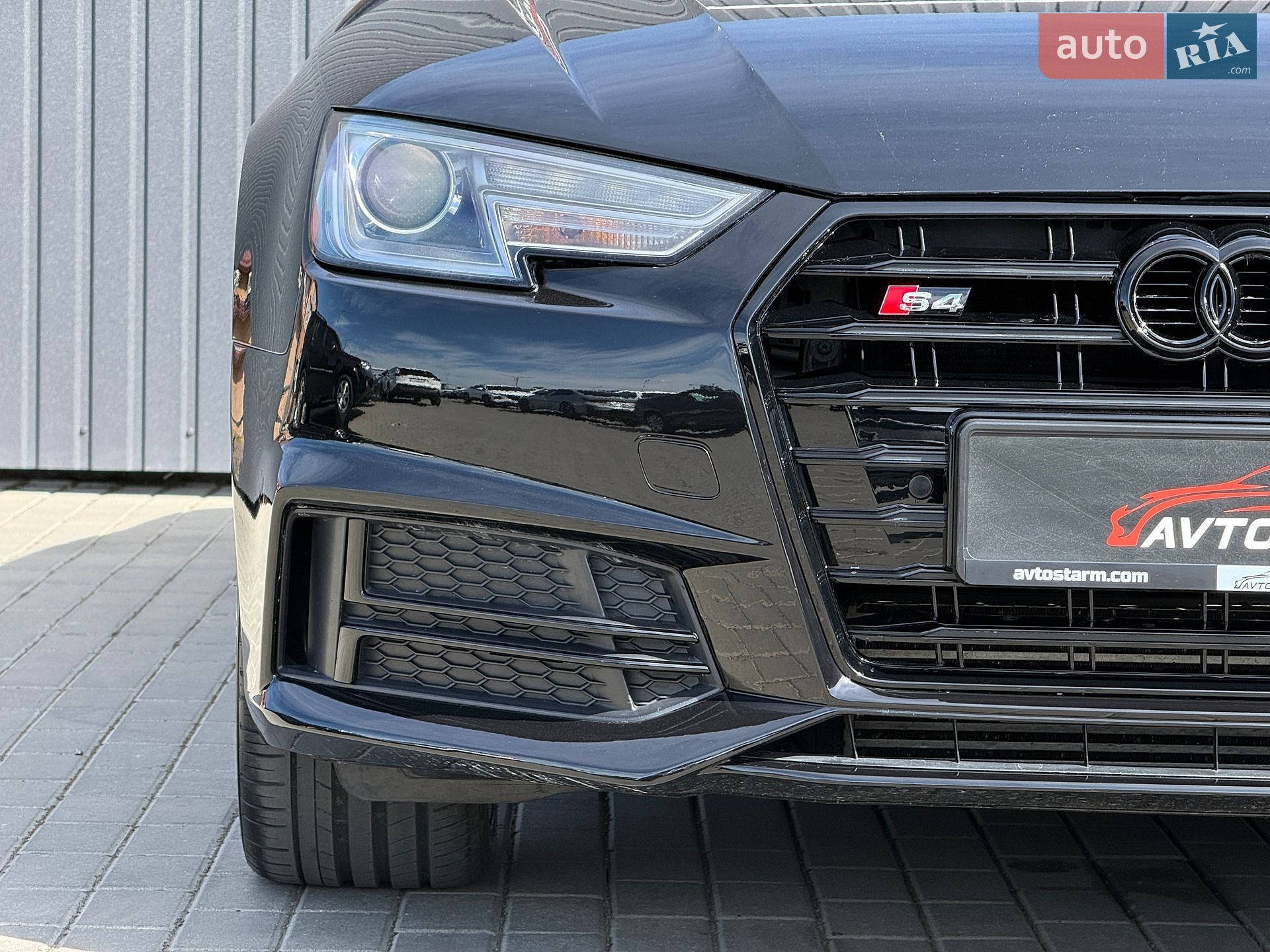 Audi A4 2017 VIN WAUKMAF46HN055769 фото оголошення 4 з 57