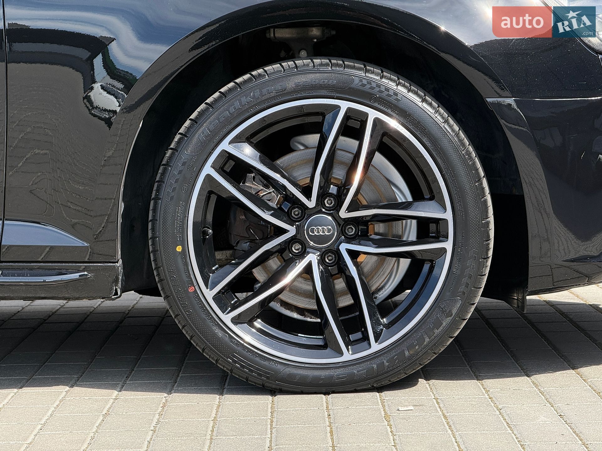 Audi A4 2017 VIN WAUKMAF46HN055769 фото оголошення 13 з 57