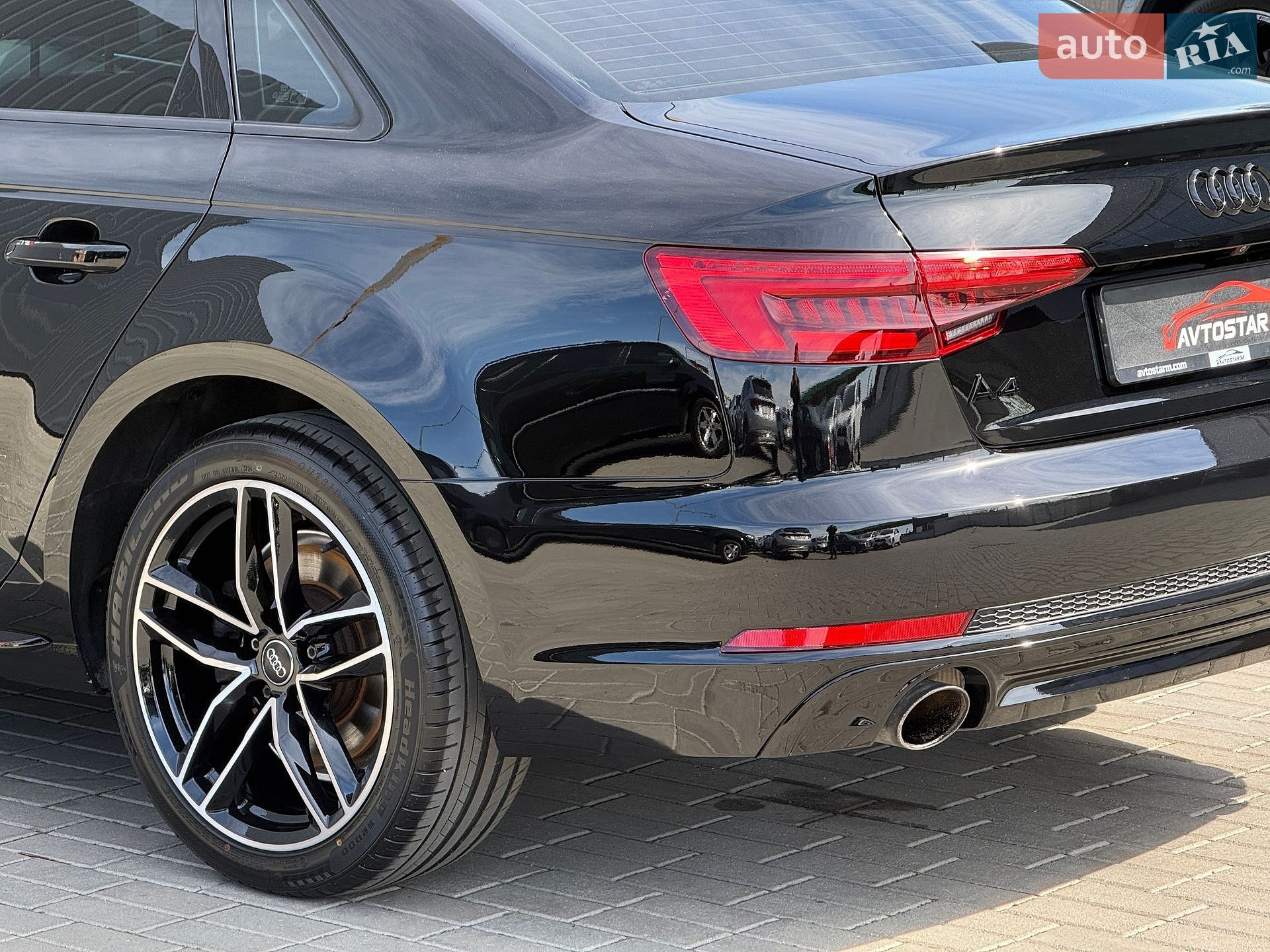 Audi A4 2017 VIN WAUKMAF46HN055769 фото оголошення 19 з 57