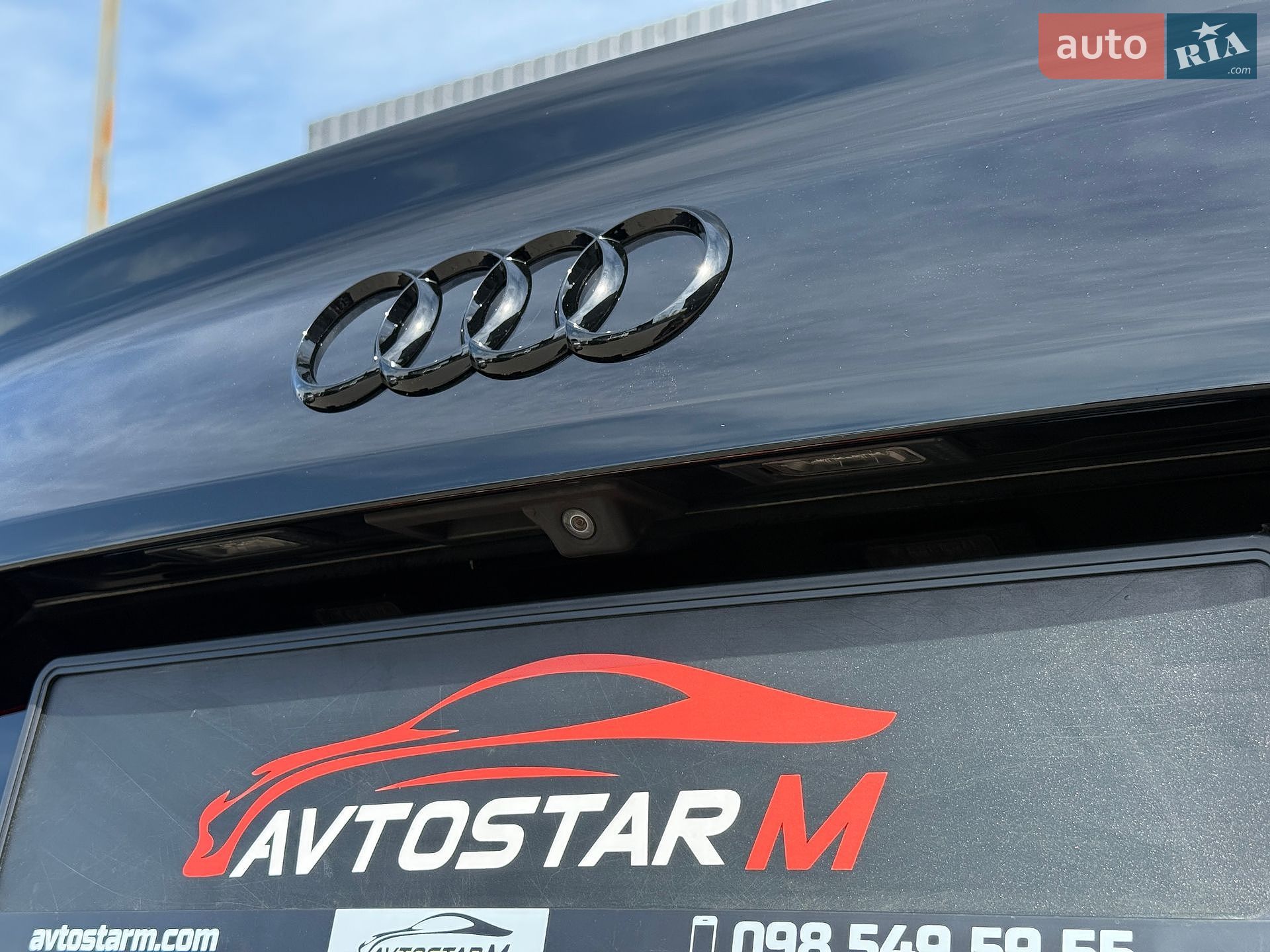 Audi A4 2017 VIN WAUKMAF46HN055769 фото оголошення 21 з 57