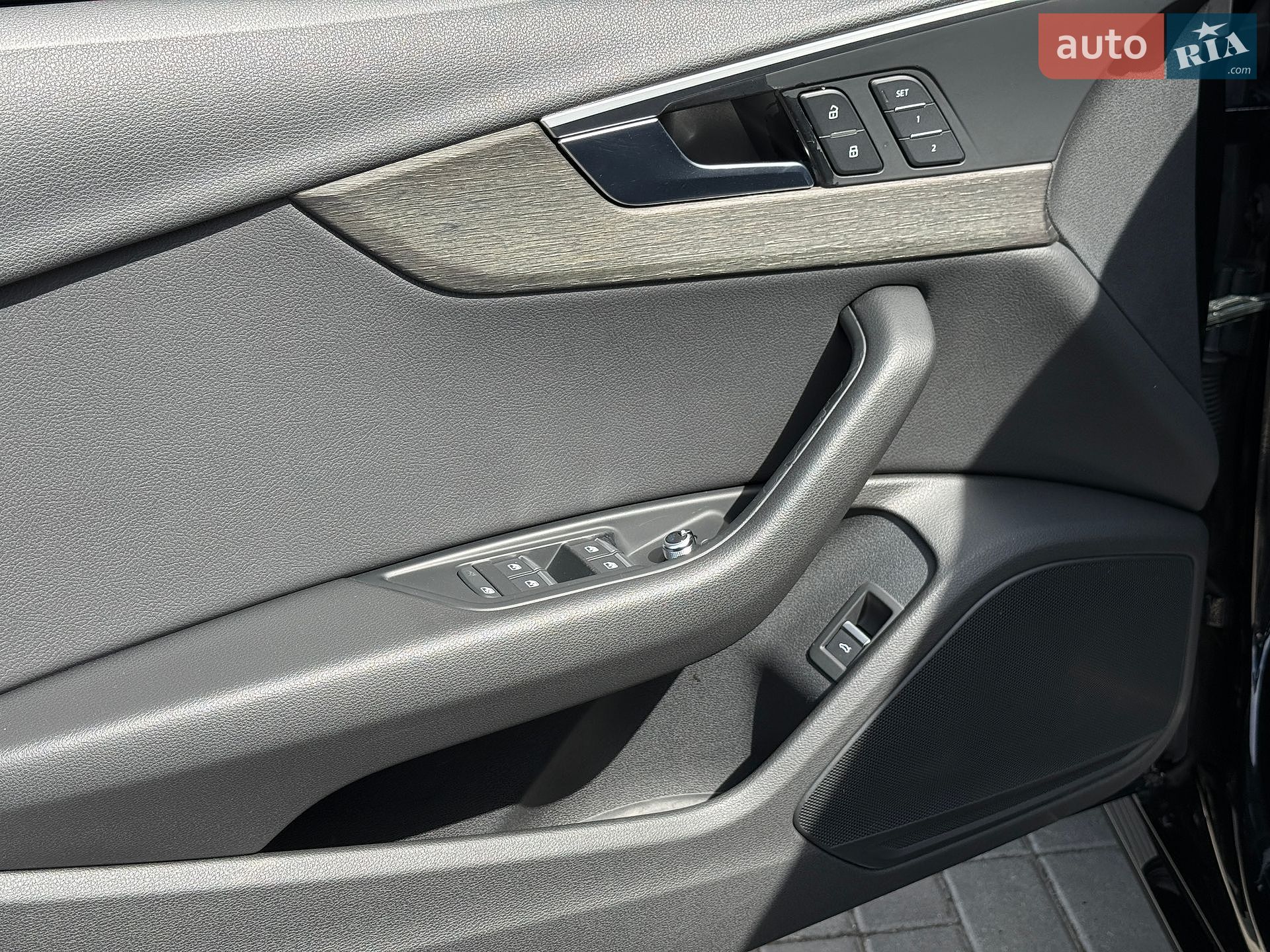Audi A4 2017 VIN WAUKMAF46HN055769 фото оголошення 27 з 57
