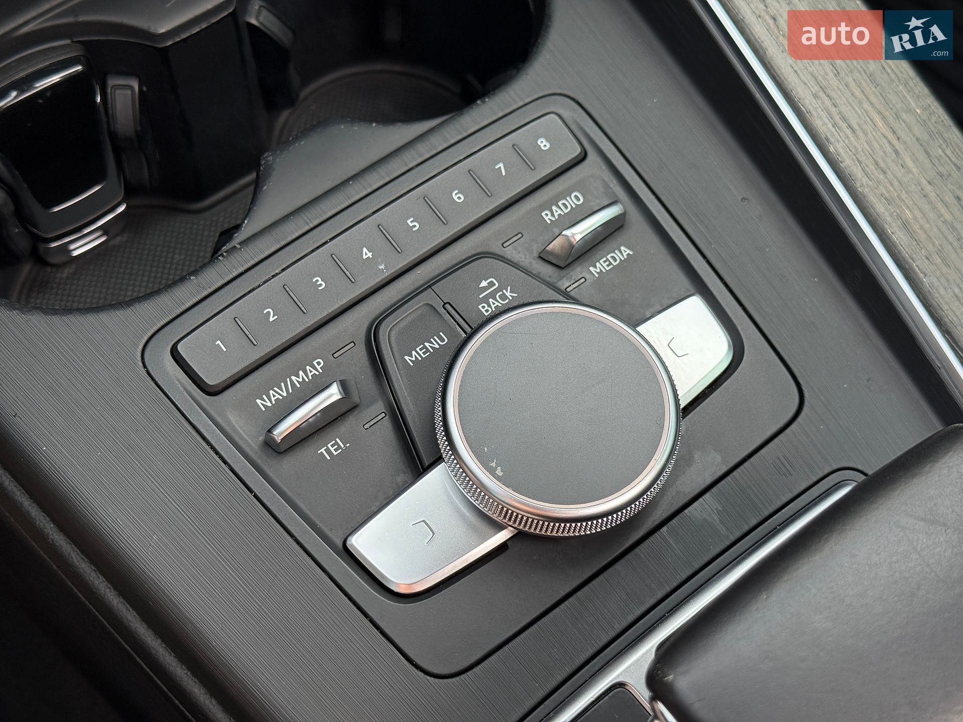 Audi A4 2017 VIN WAUKMAF46HN055769 фото оголошення 37 з 57