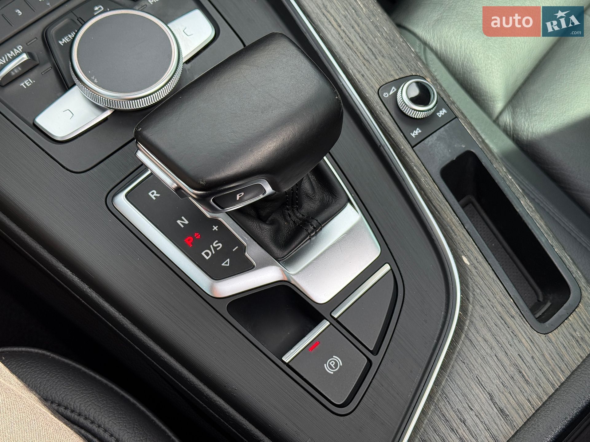 Audi A4 2017 VIN WAUKMAF46HN055769 фото оголошення 38 з 57