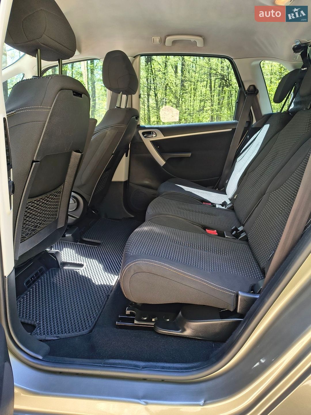 Citroen C4 Picasso 2010 VIN VF7UD9HZHAJ563674 фото оголошення 13 з 49