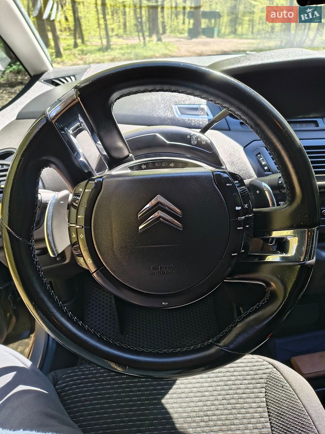 Citroen C4 Picasso 2010 VIN VF7UD9HZHAJ563674 фото оголошення 17 з 49