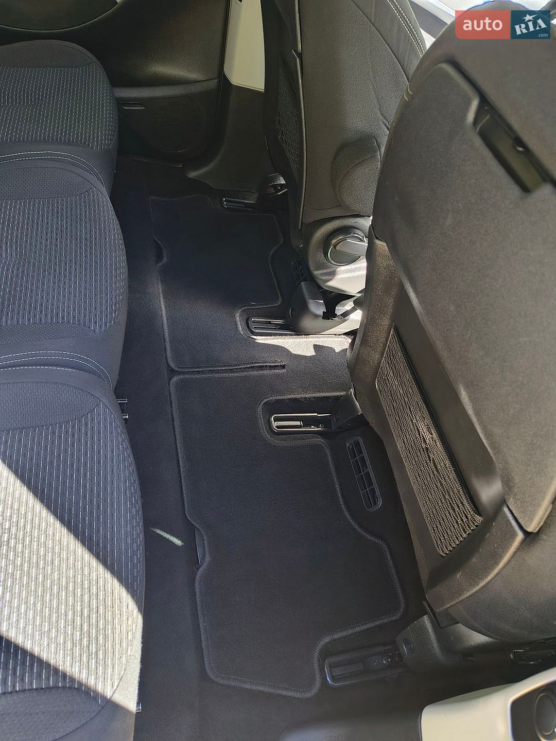 Citroen C4 Picasso 2010 VIN VF7UD9HZHAJ563674 фото оголошення 29 з 49