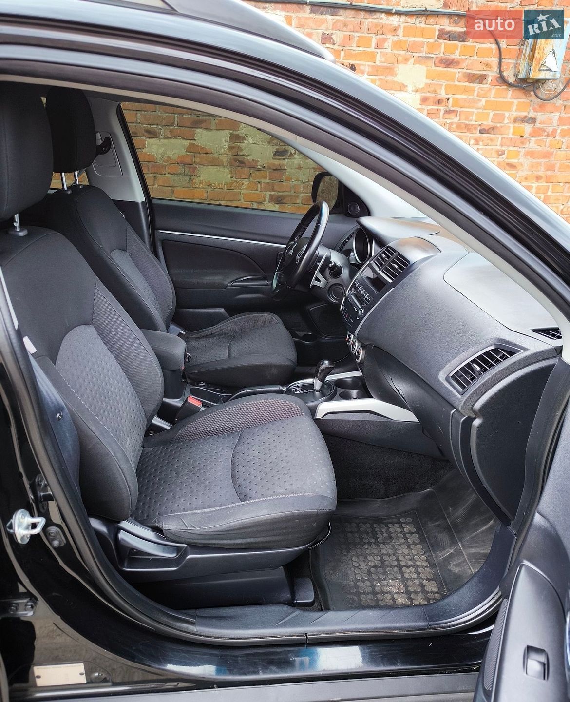 Mitsubishi ASX 2011 VIN JMBXTGA3WBZ007598 фото оголошення 2 з 37
