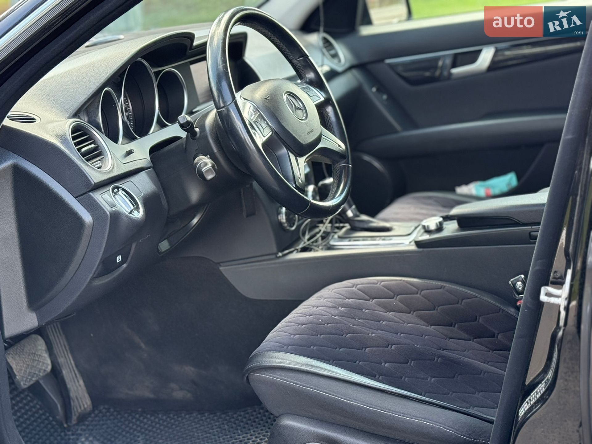 Mercedes-Benz C-Class 2011 VIN WDD2042021F723843 фото оголошення 15 з 19
