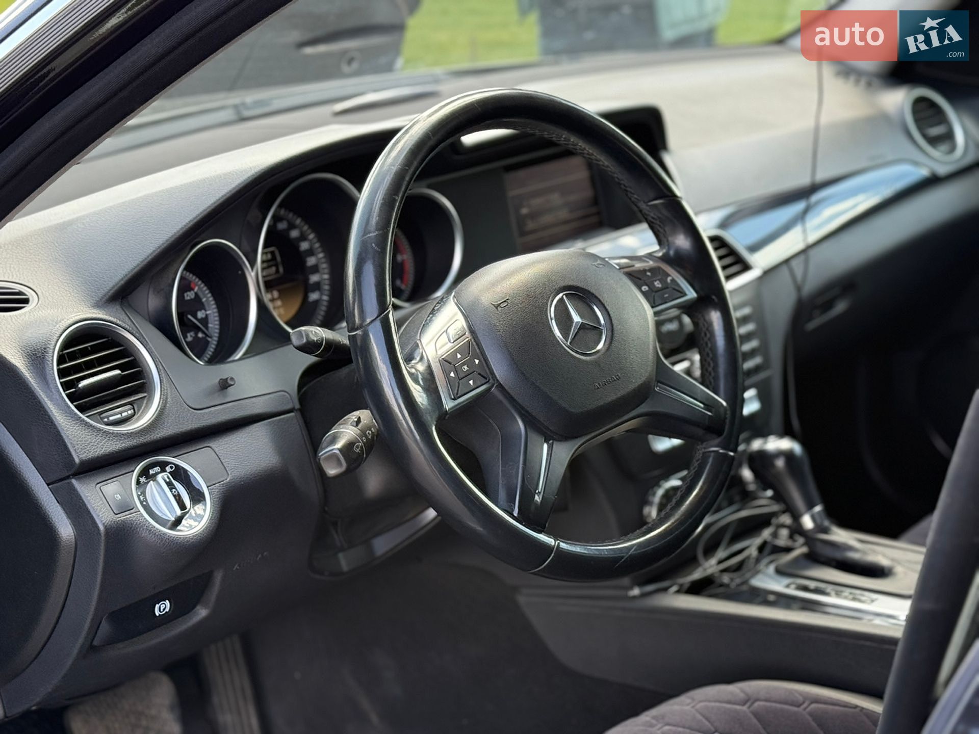 Mercedes-Benz C-Class 2011 VIN WDD2042021F723843 фото оголошення 16 з 19