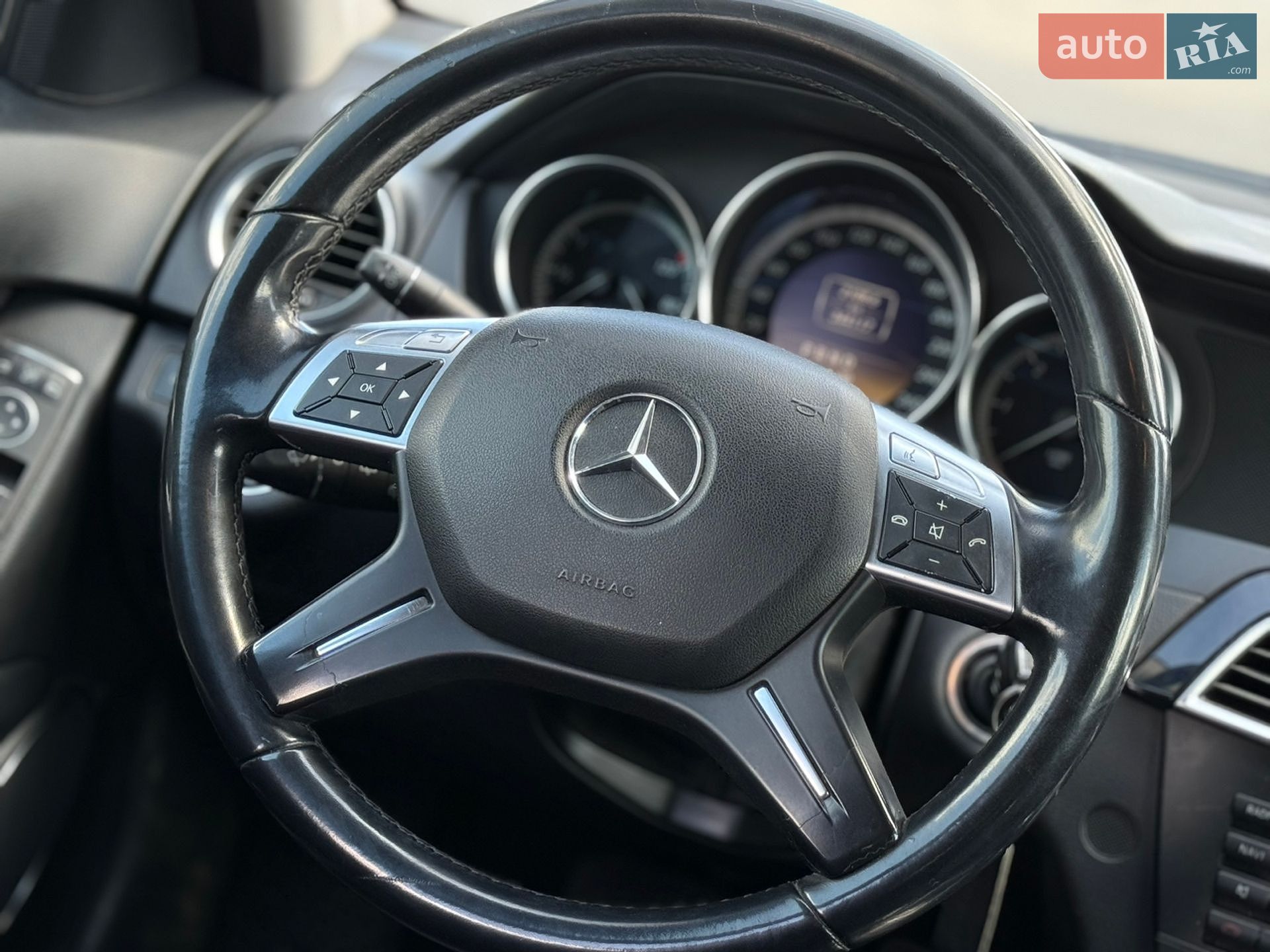 Mercedes-Benz C-Class 2011 VIN WDD2042021F723843 фото оголошення 19 з 19