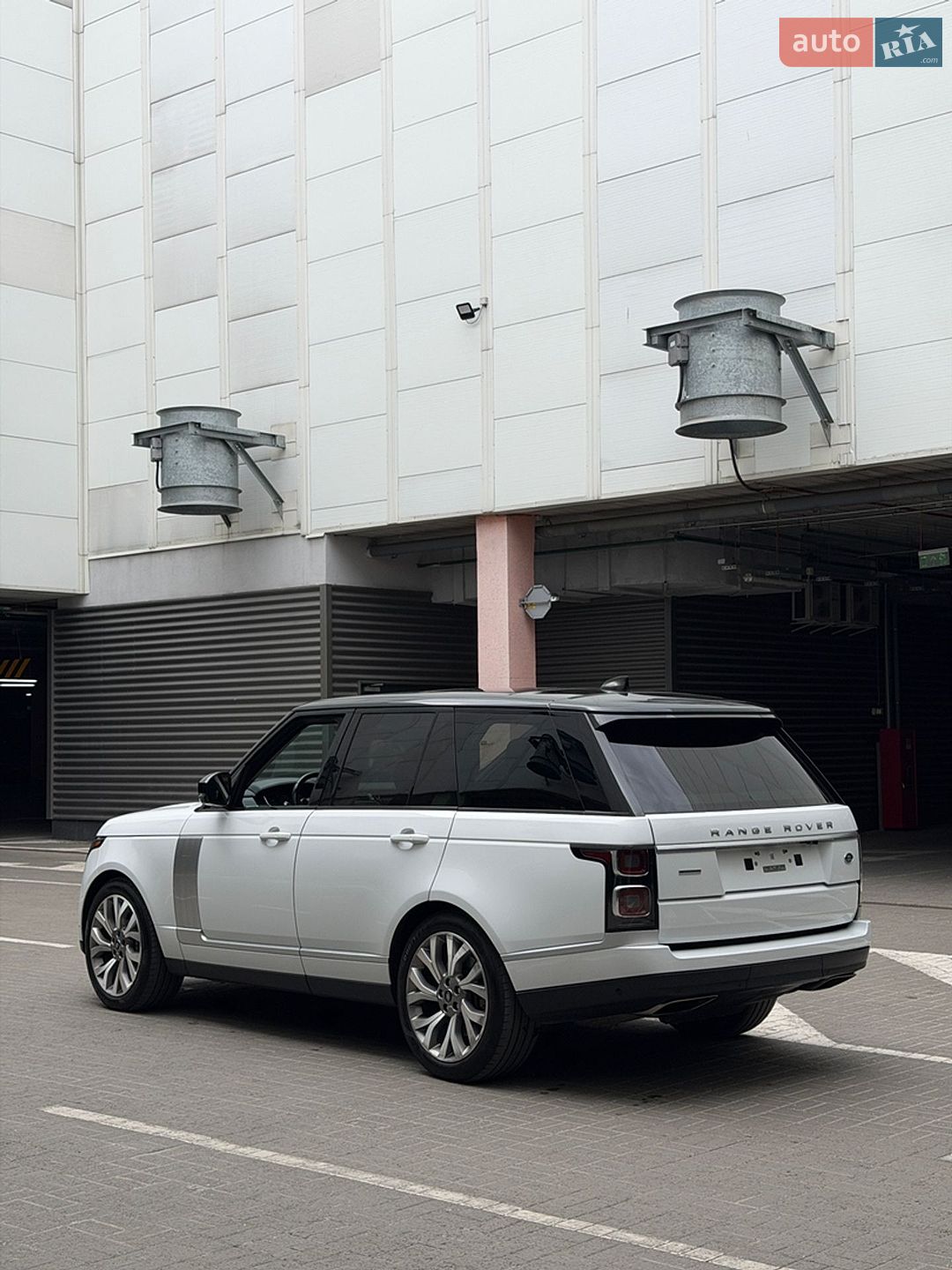 Land Rover Range Rover 2018 VIN SALGS2RE7JA392840 фото оголошення 7 з 7