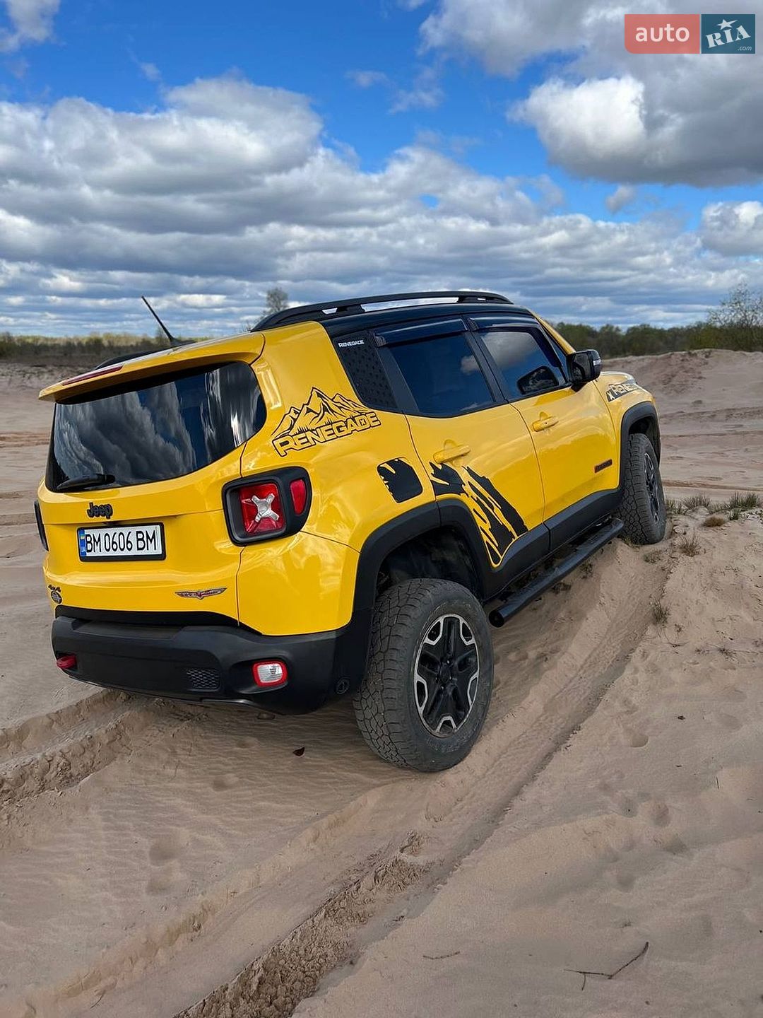 Jeep Renegade 2016 VIN ZACCJBCTXGPE18579 фото оголошення 2 з 27