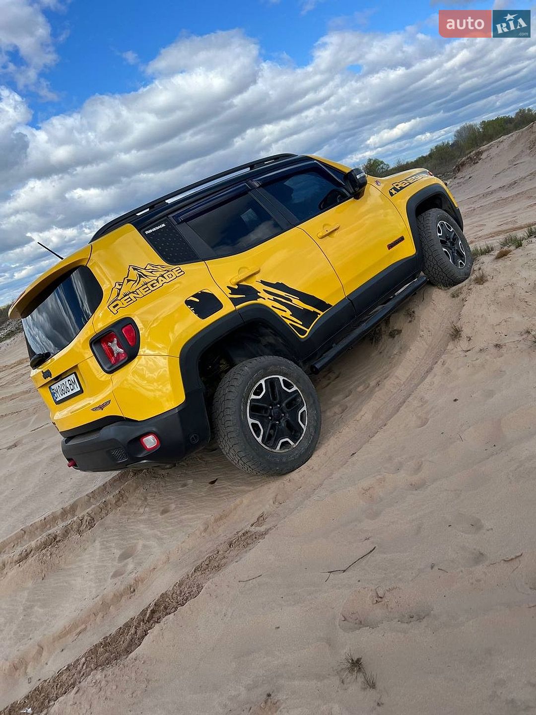 Jeep Renegade 2016 VIN ZACCJBCTXGPE18579 фото оголошення 4 з 27
