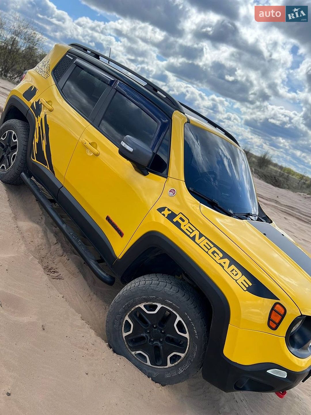Jeep Renegade 2016 VIN ZACCJBCTXGPE18579 фото оголошення 19 з 27