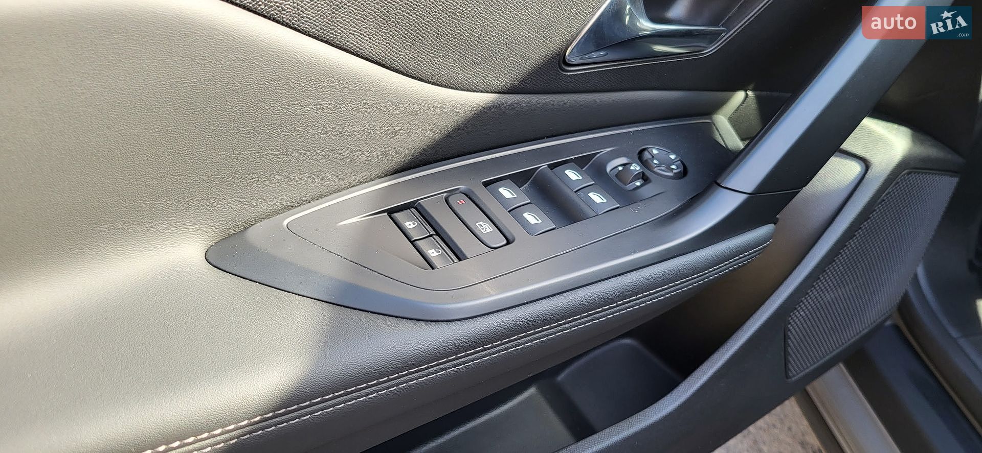 Peugeot 408 2023 VIN VR3F3EGPPPY613373 фото оголошення 22 з 35
