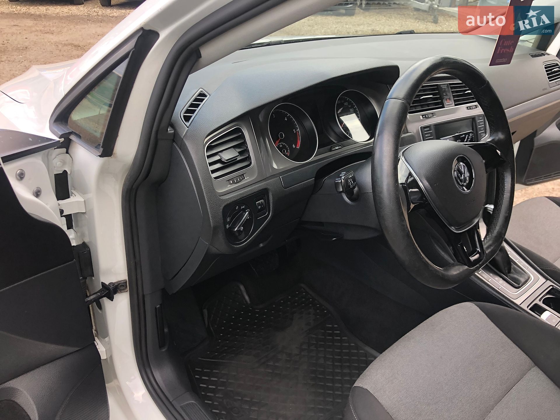 Volkswagen Golf 2016 VIN WVWZZZAUZGP557592 фото оголошення 31 з 43