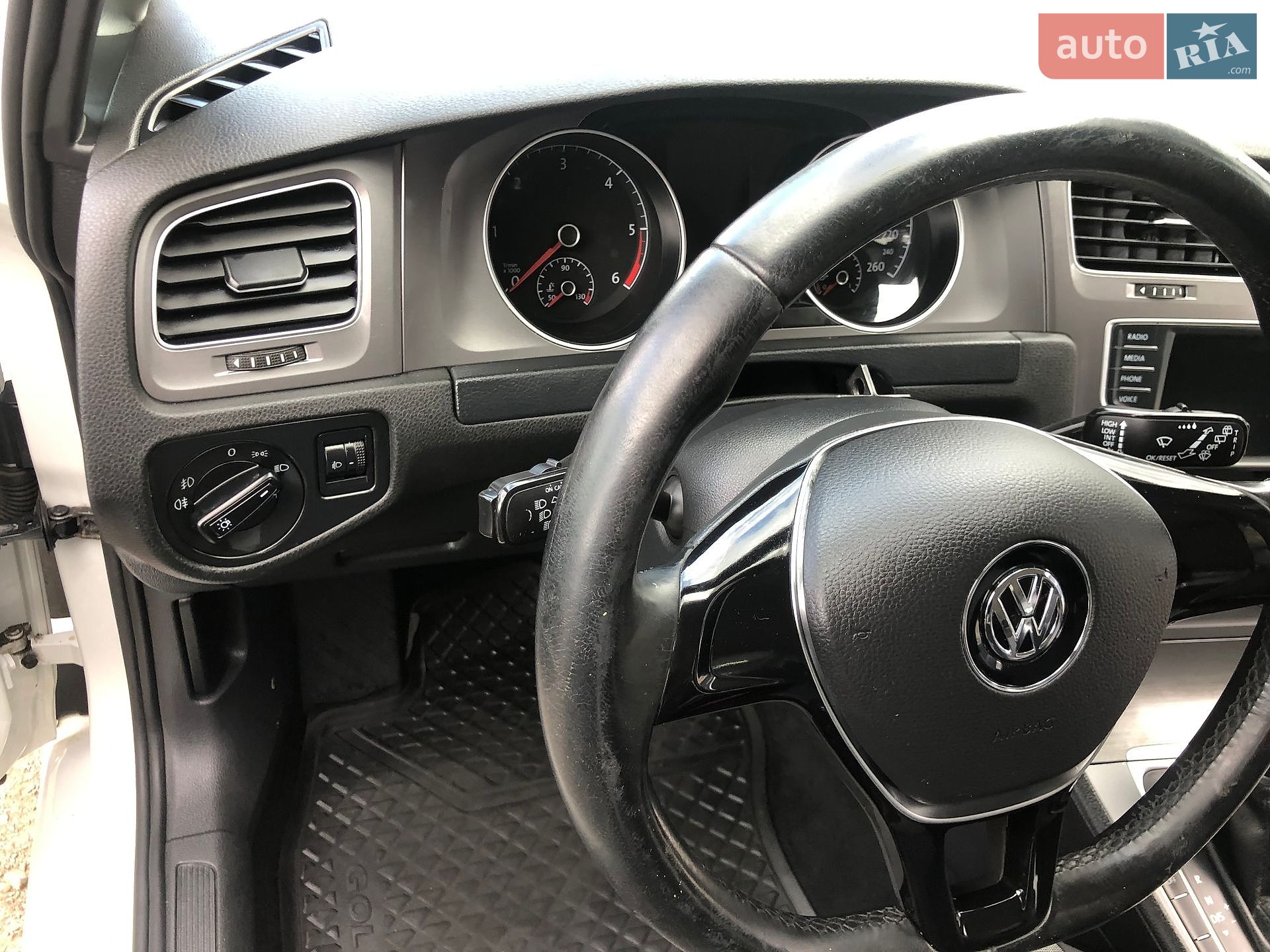 Volkswagen Golf 2016 VIN WVWZZZAUZGP557592 фото оголошення 41 з 43