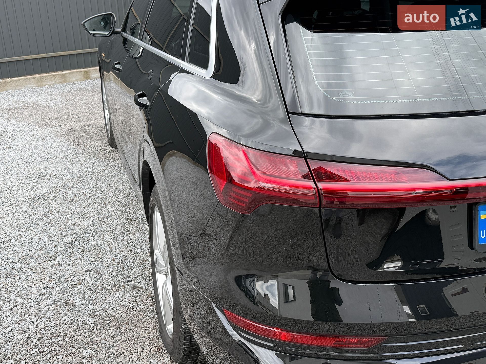 Audi e-tron 2020 VIN WAUZZZGE0LB037932 фото оголошення 5 з 30
