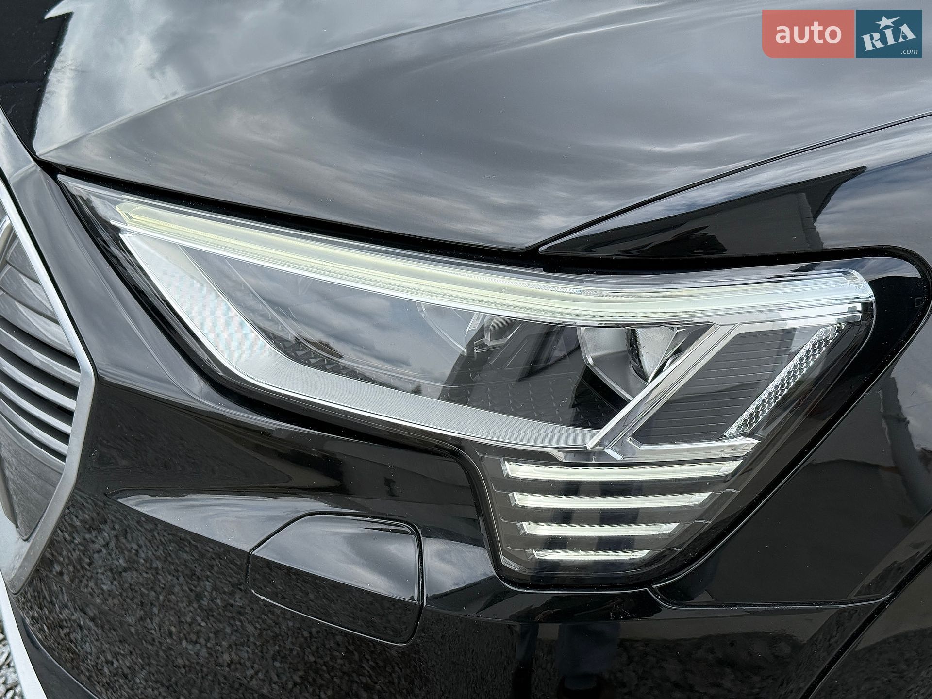 Audi e-tron 2020 VIN WAUZZZGE0LB037932 фото оголошення 8 з 30