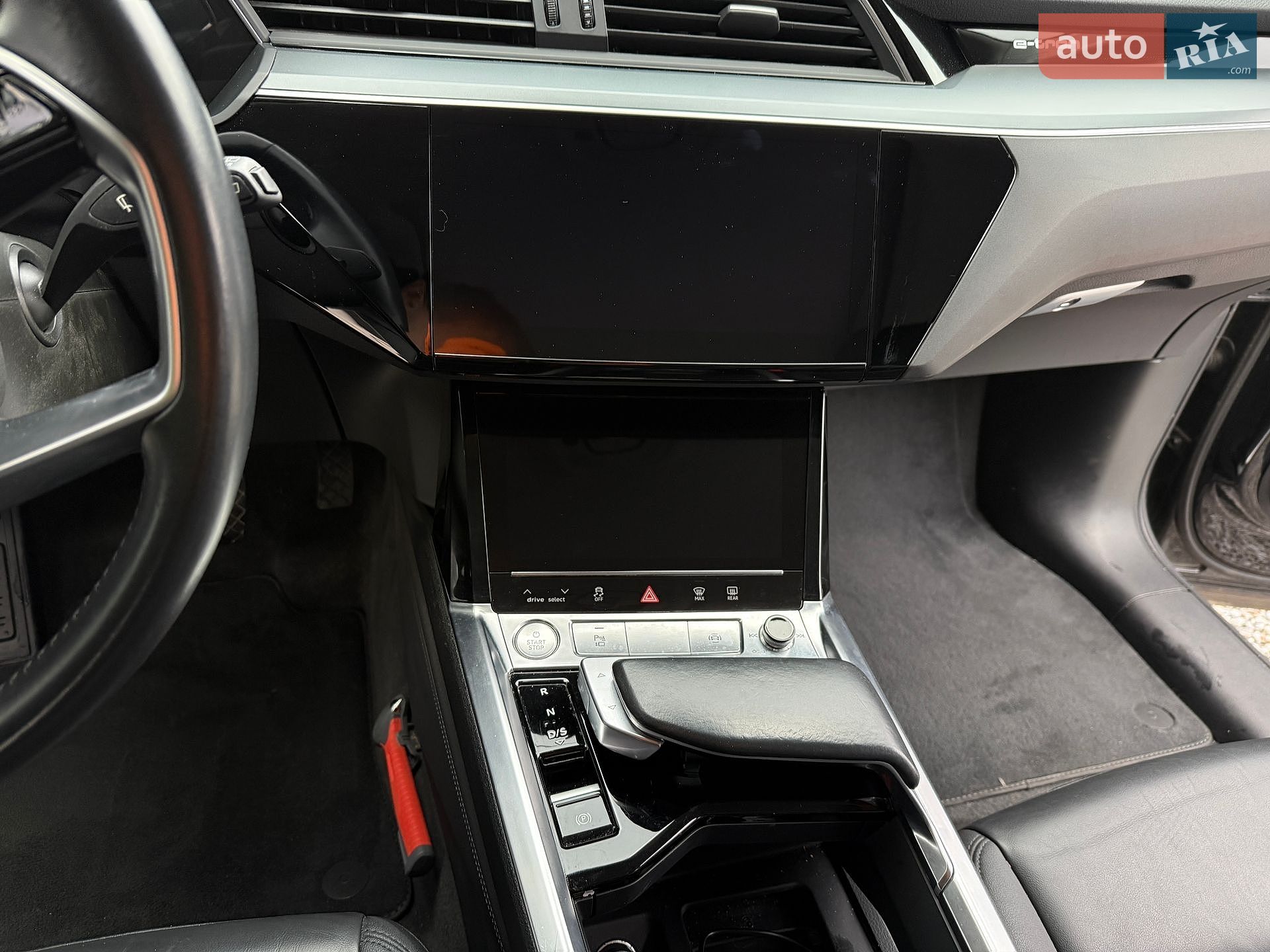 Audi e-tron 2020 VIN WAUZZZGE0LB037932 фото оголошення 13 з 30