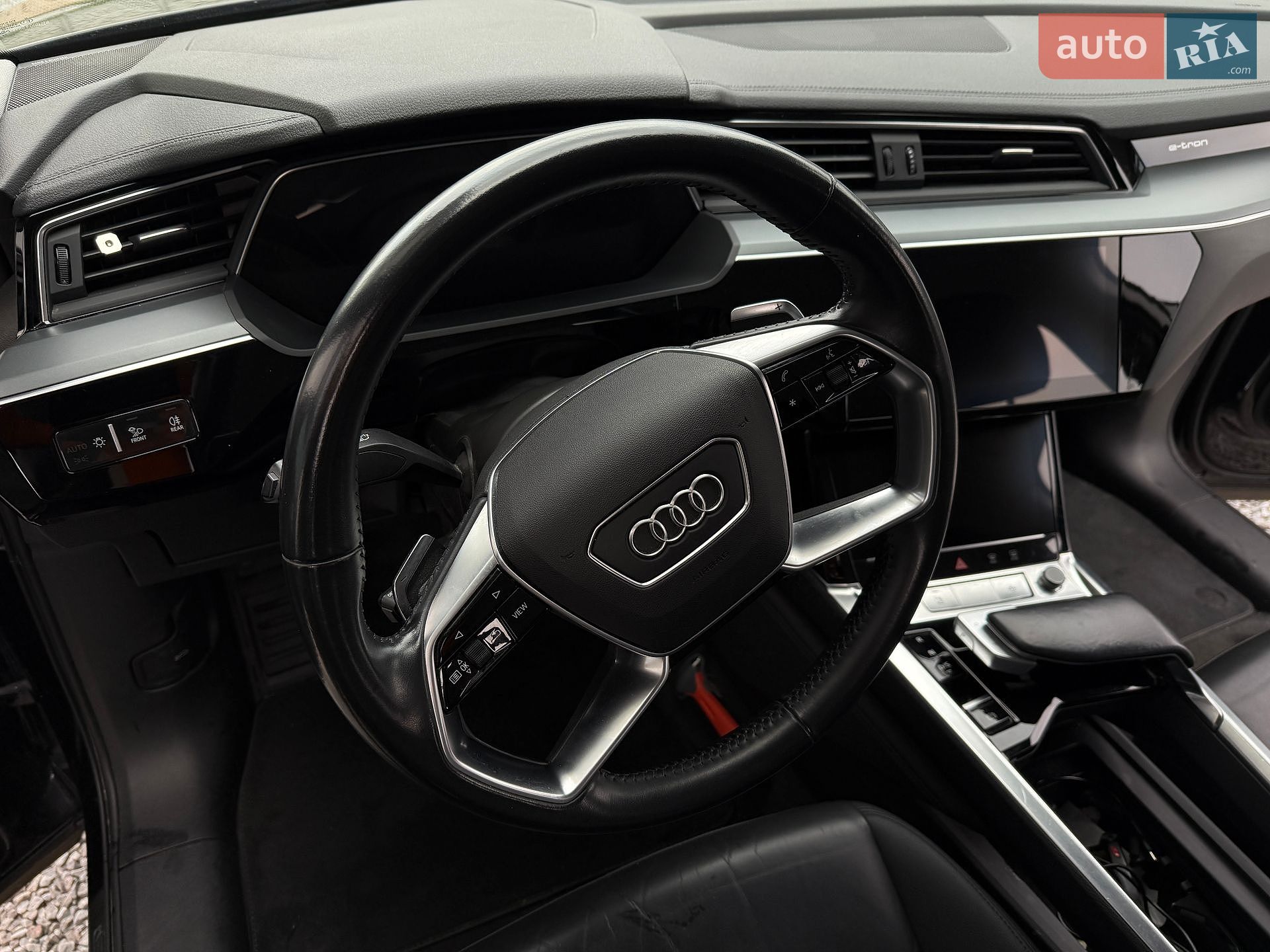 Audi e-tron 2020 VIN WAUZZZGE0LB037932 фото оголошення 15 з 30
