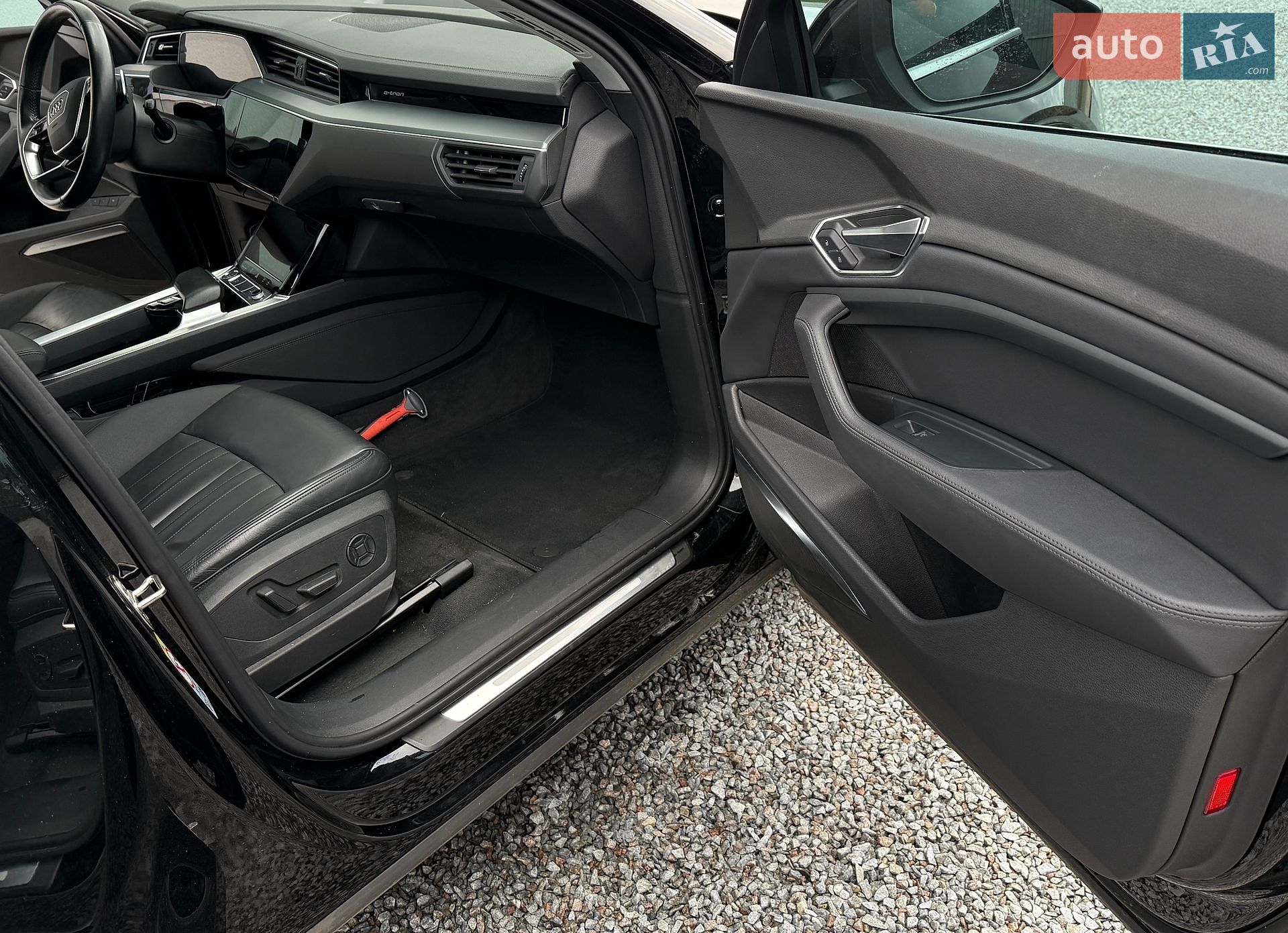 Audi e-tron 2020 VIN WAUZZZGE0LB037932 фото оголошення 22 з 30