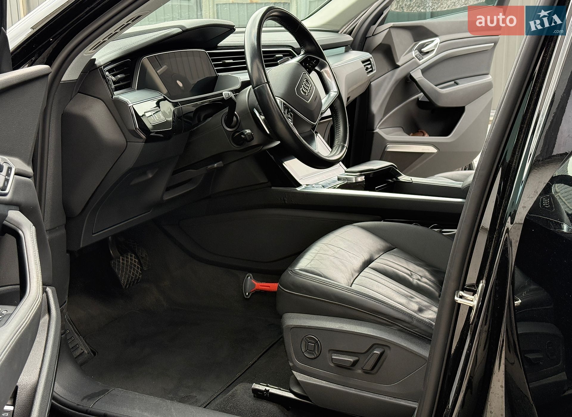 Audi e-tron 2020 VIN WAUZZZGE0LB037932 фото оголошення 24 з 30