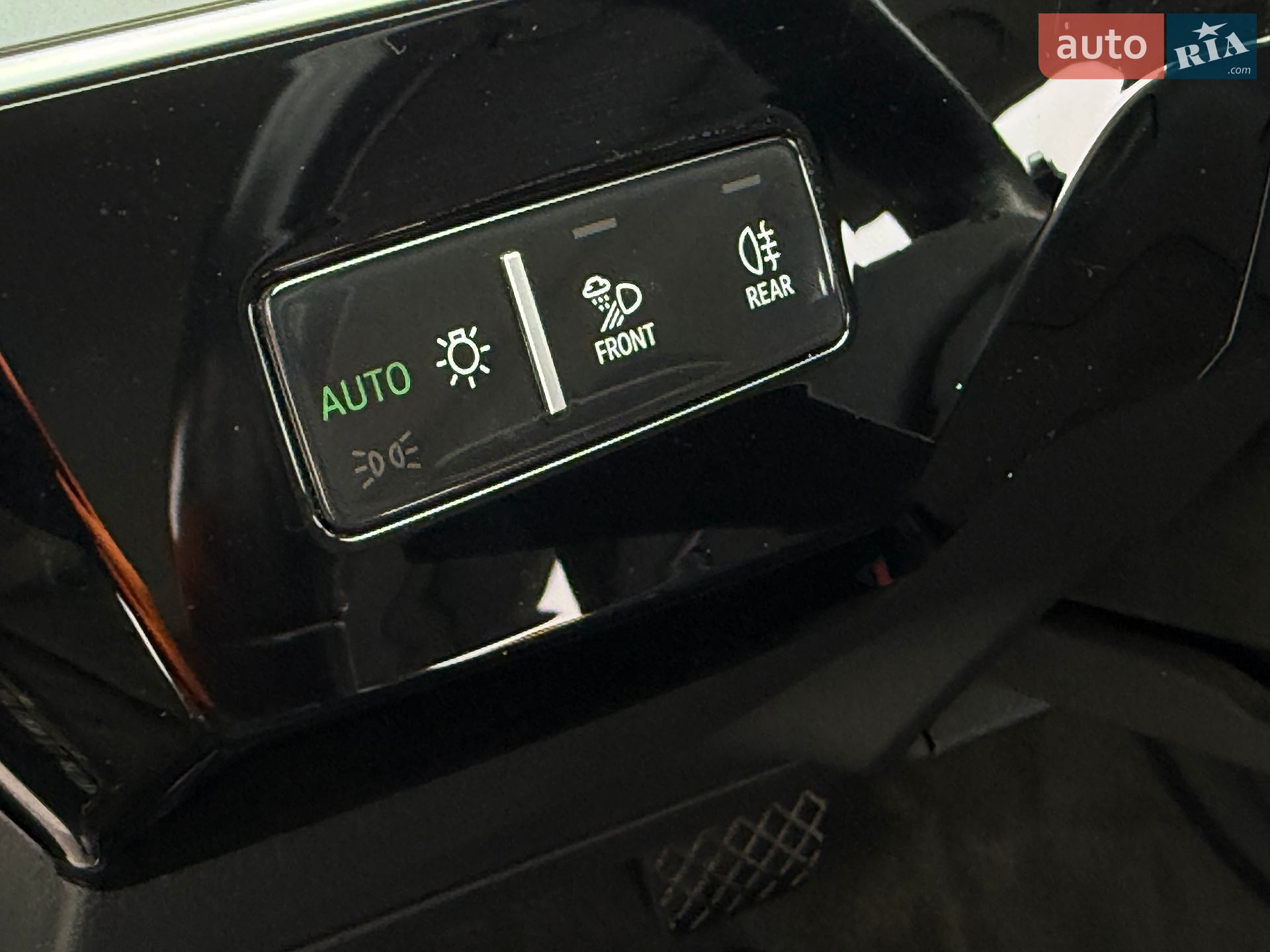 Audi e-tron 2020 VIN WAUZZZGE0LB037932 фото оголошення 28 з 30