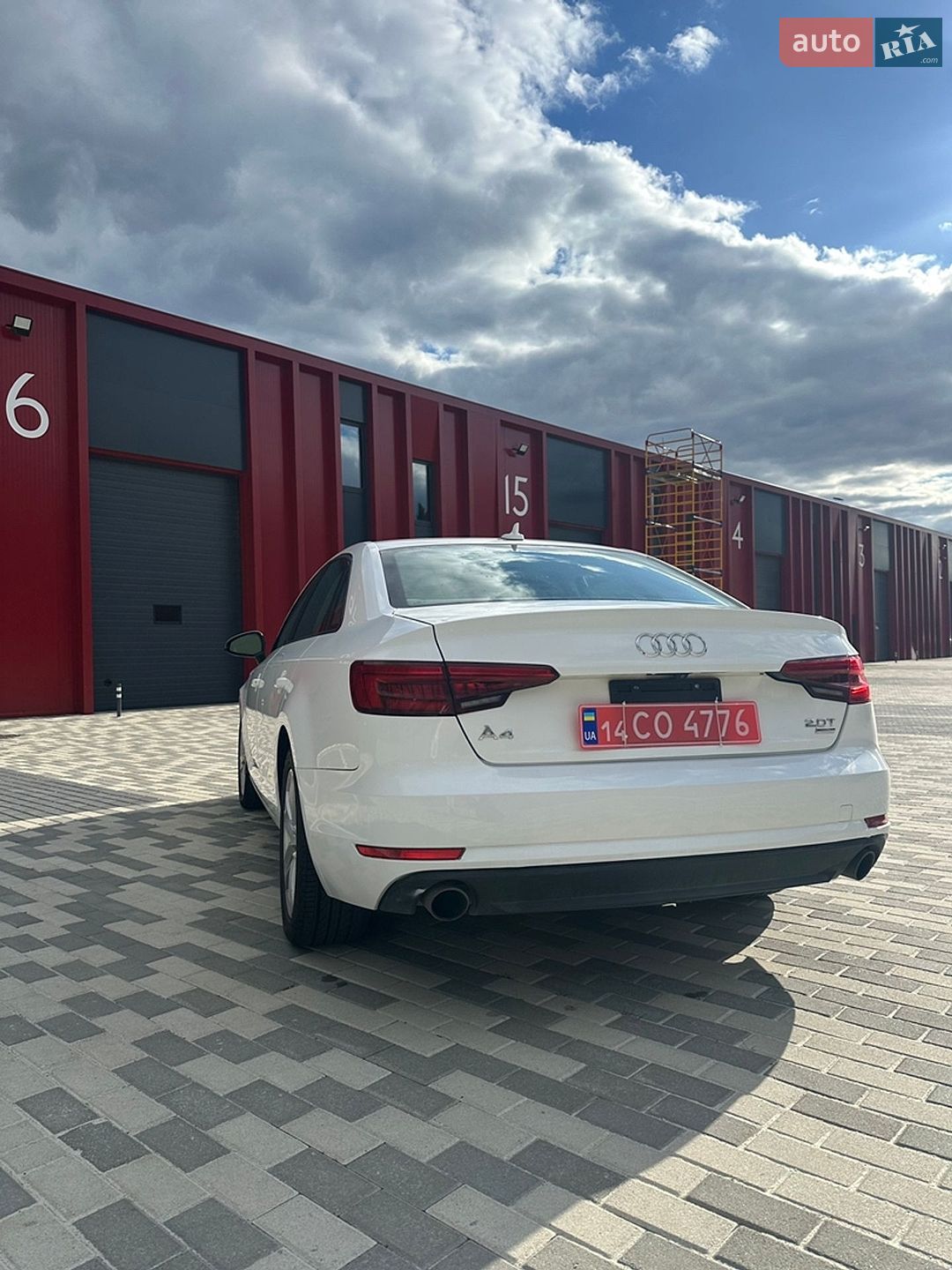 Audi A4 2017 VIN WAUGMAF46HN045765 фото оголошення 10 з 33