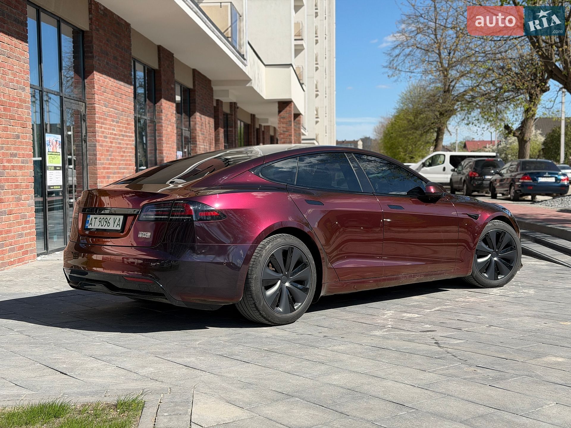 Tesla Model S 2021 VIN 5YJSA1E56NF461180 фото оголошення 8 з 15
