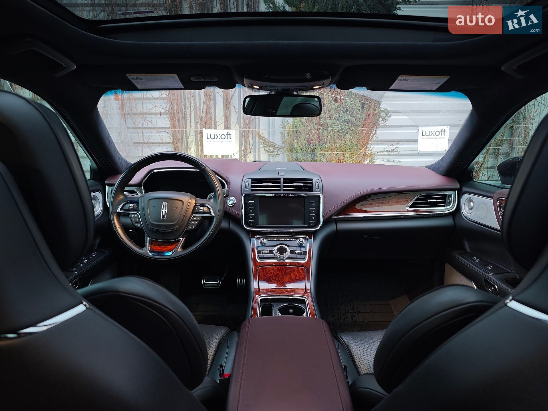Lincoln Continental 2019 VIN 1LN6L9BC3L5600740 фото оголошення 2 з 8