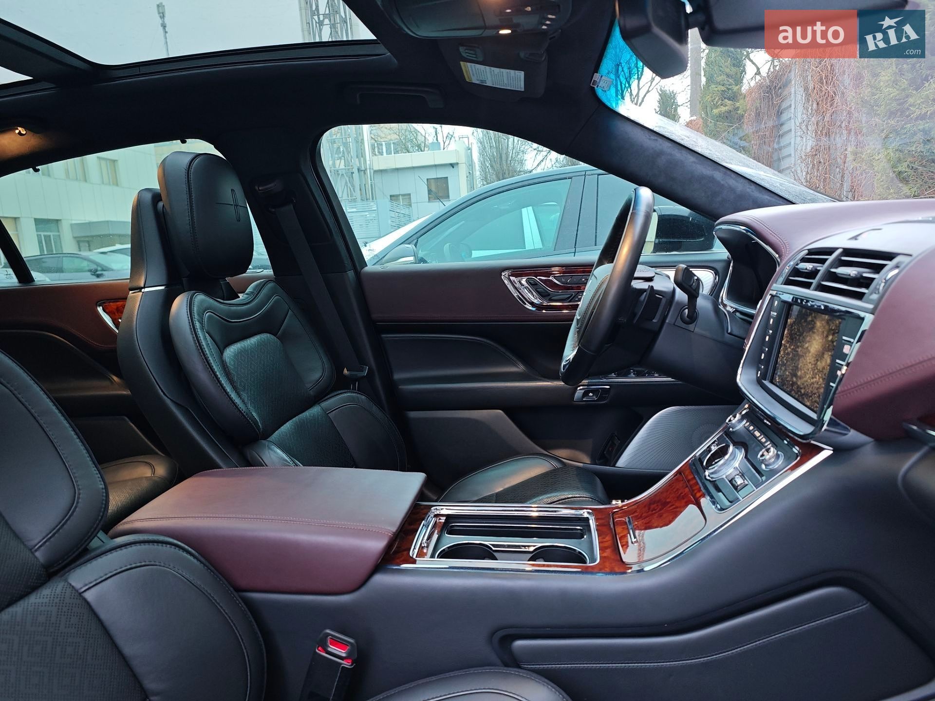 Lincoln Continental 2019 VIN 1LN6L9BC3L5600740 фото оголошення 3 з 8