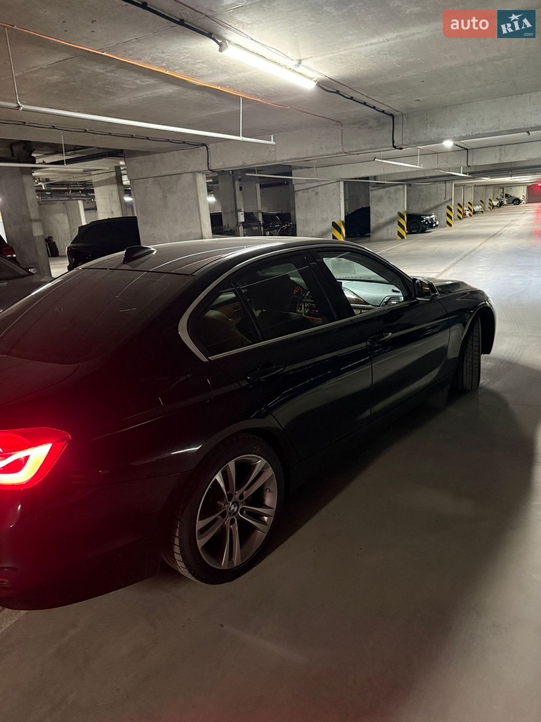 BMW 3 Series 2018 VIN WBA8D9C54JA615727 фото оголошення 14 з 28