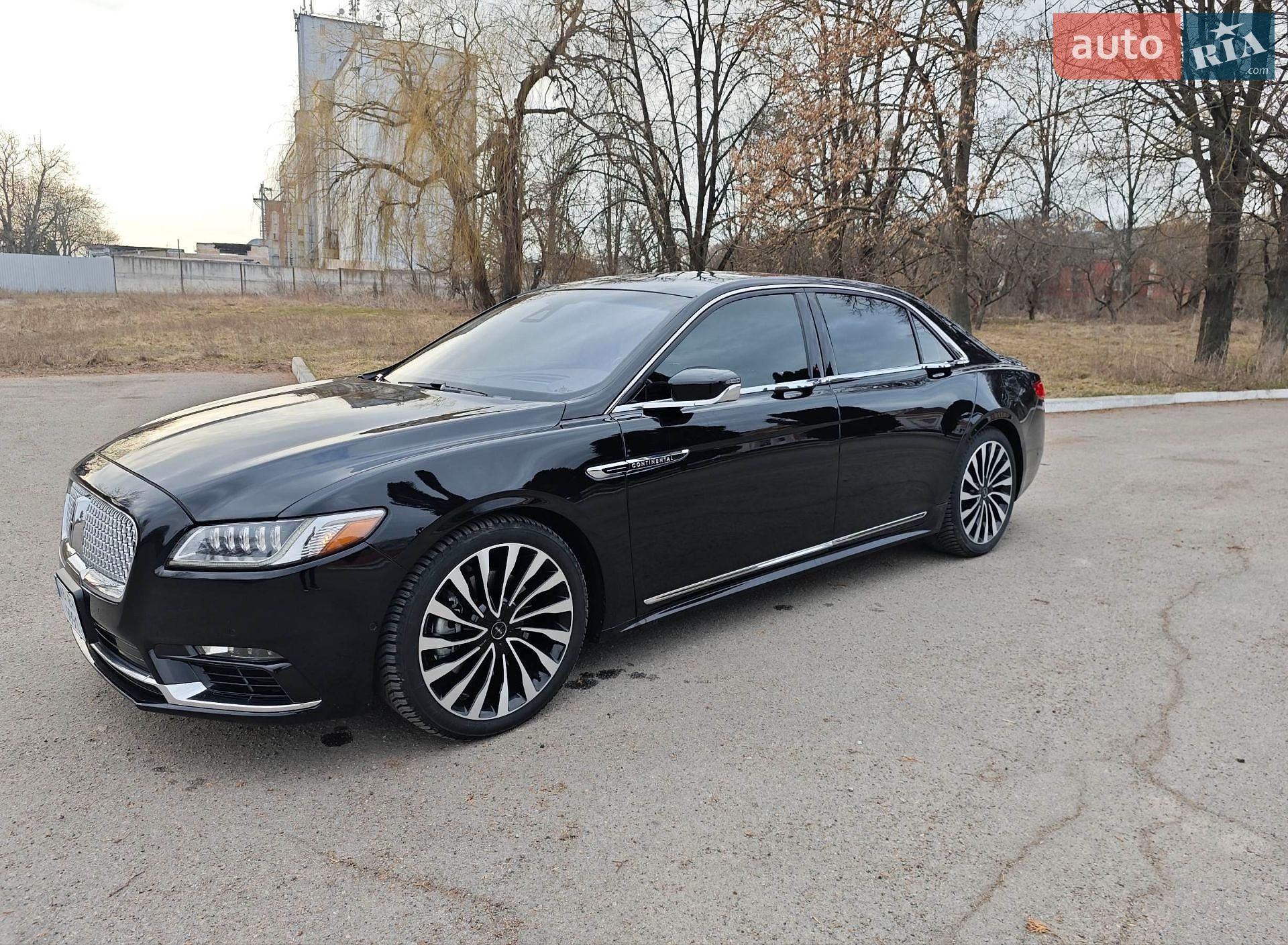 Lincoln Continental 2019 VIN 1LN6L9BC3L5600740 фото оголошення 6 з 8